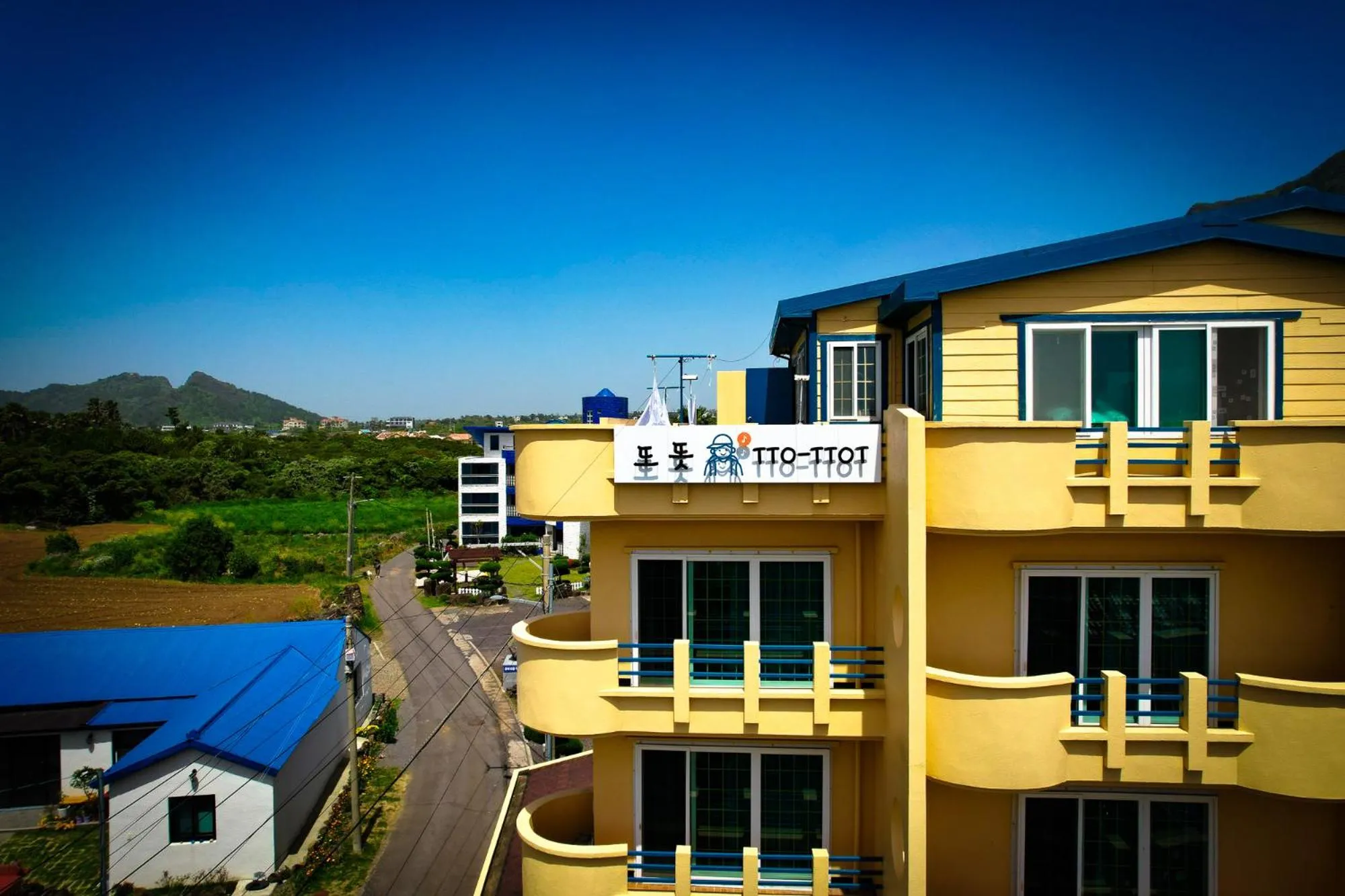 Property building in ttottot Jeju Backpackers