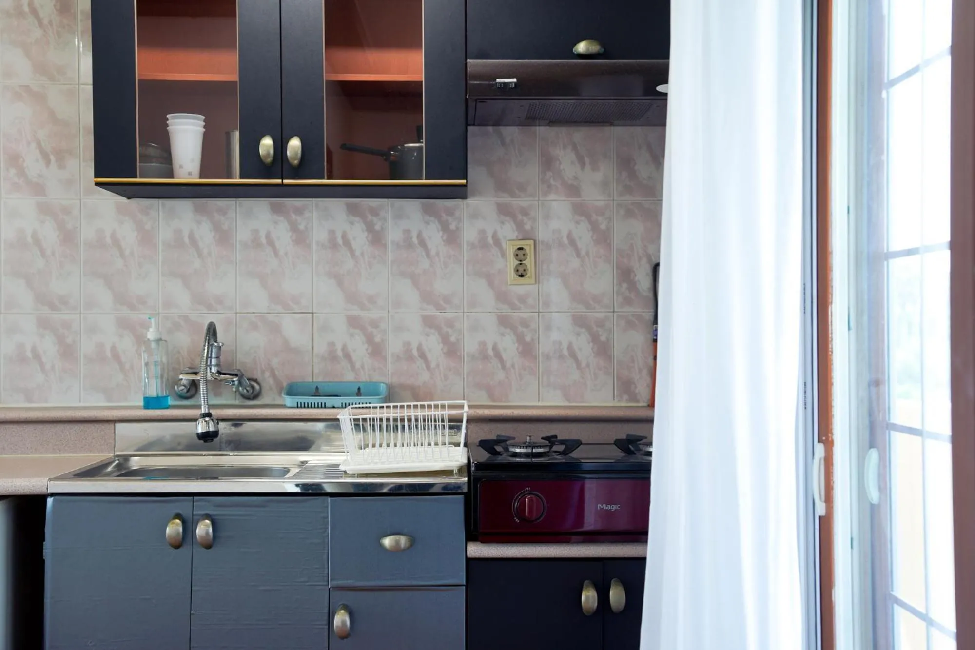 Kitchen or kitchenette in ttottot Jeju Backpackers