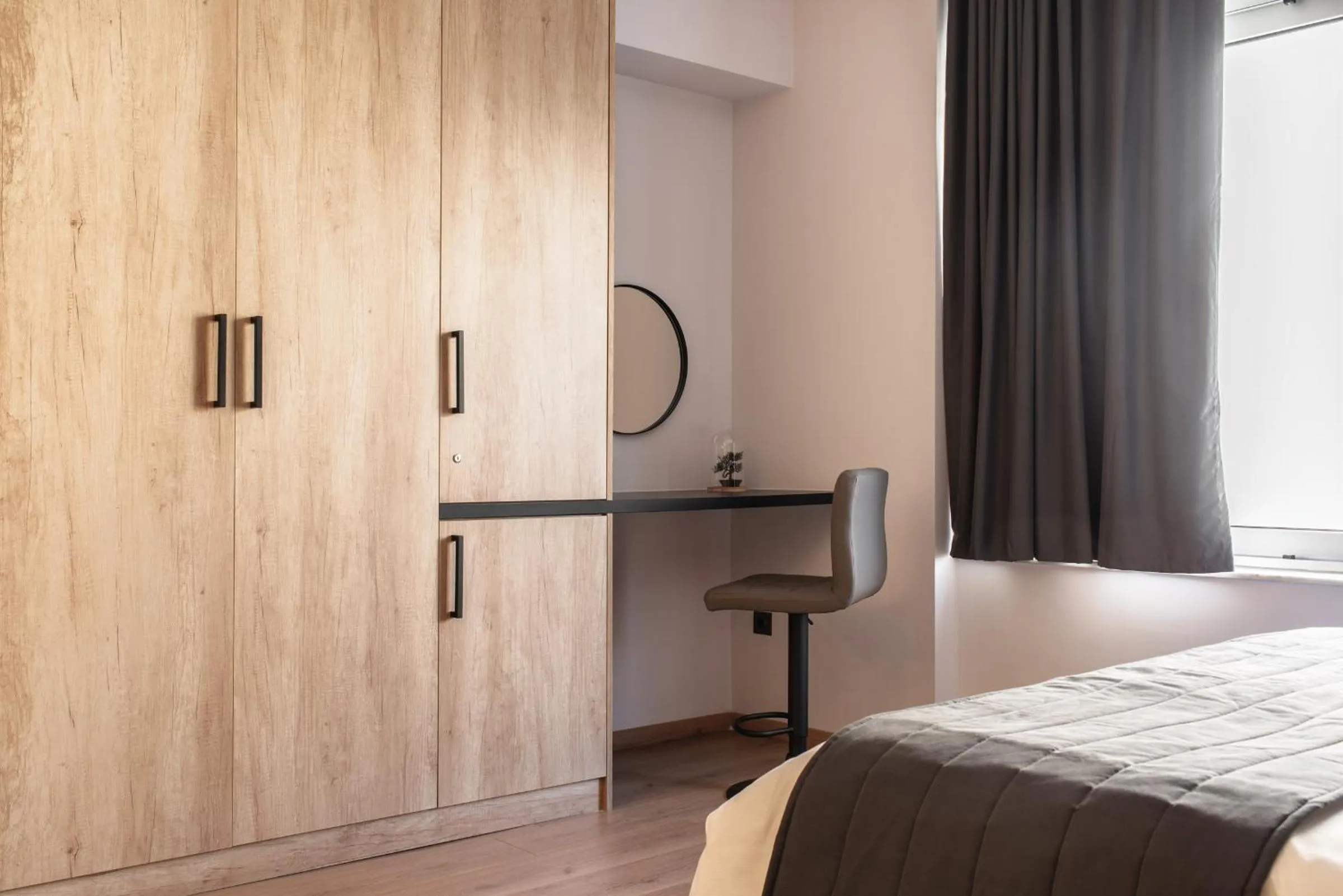 Bed in Ethereal Athεns