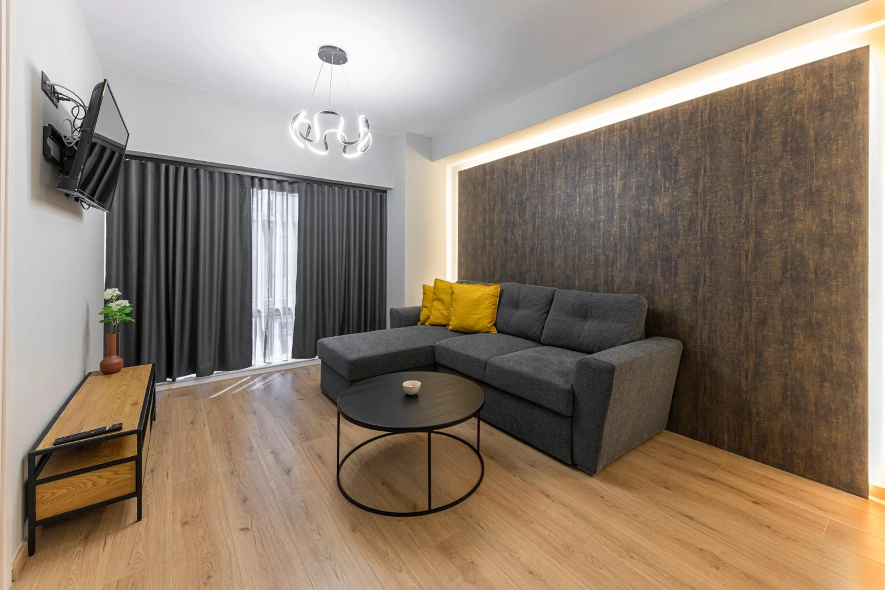 TV and multimedia in Ethereal Athεns