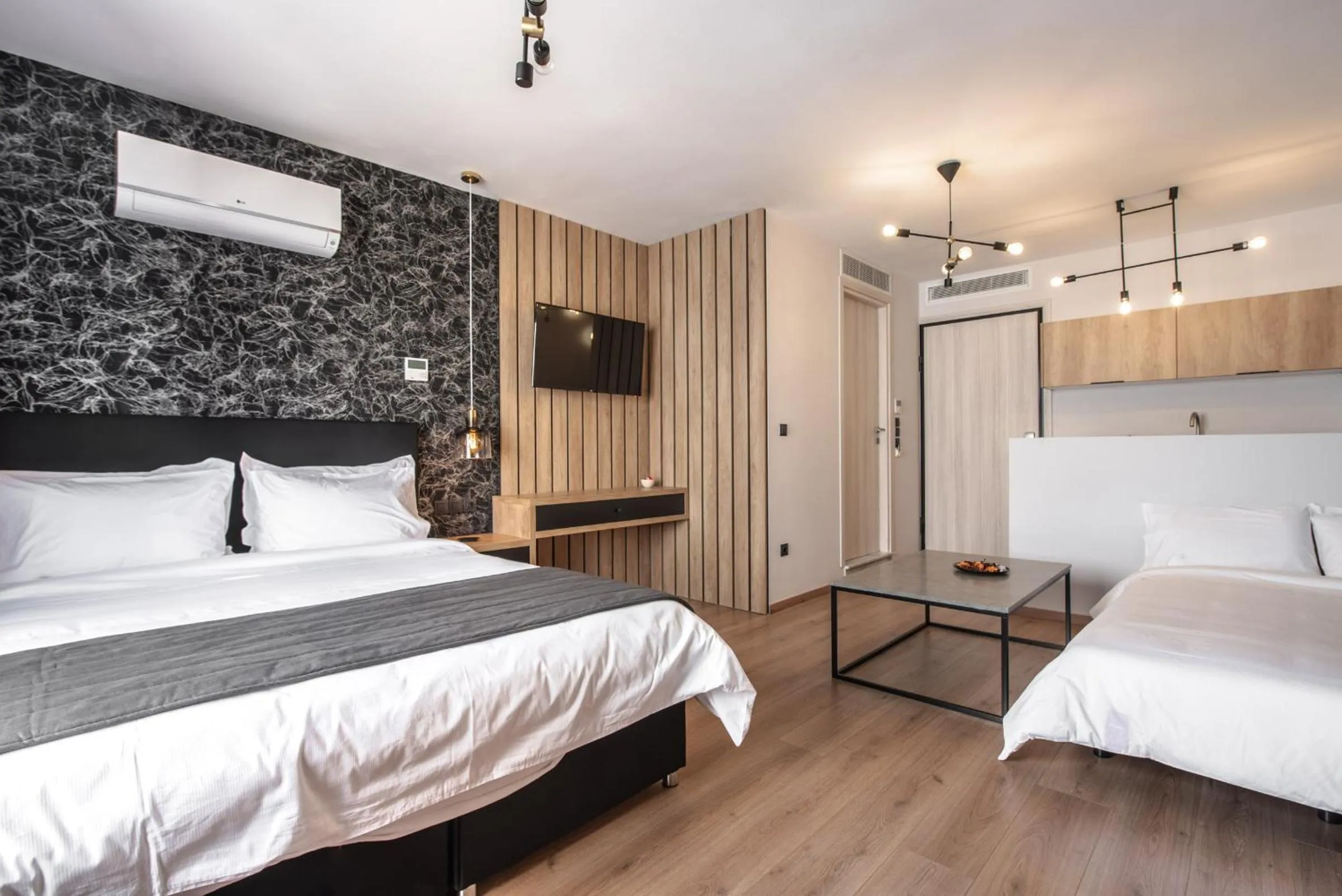 Bed in Ethereal Athεns