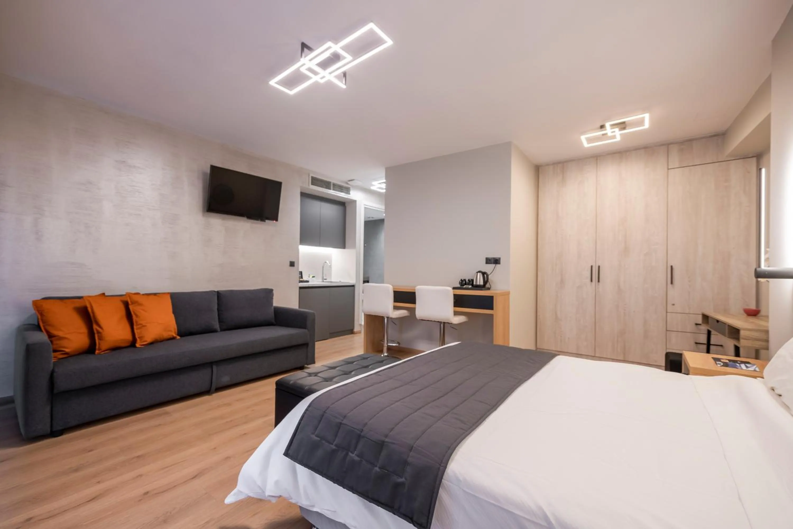 Photo of the whole room, Bed in Ethereal Athεns