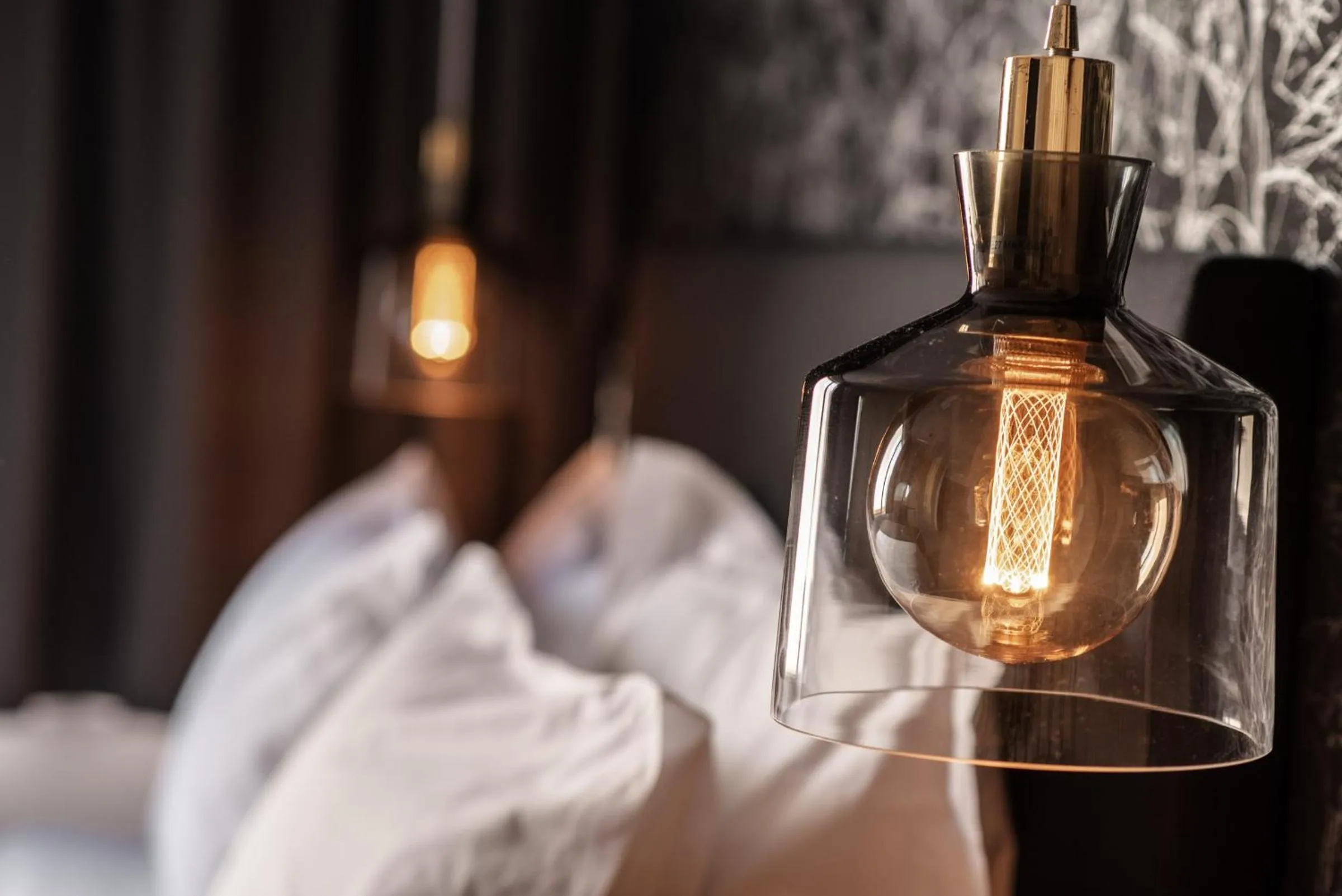 Bed in Ethereal Athεns