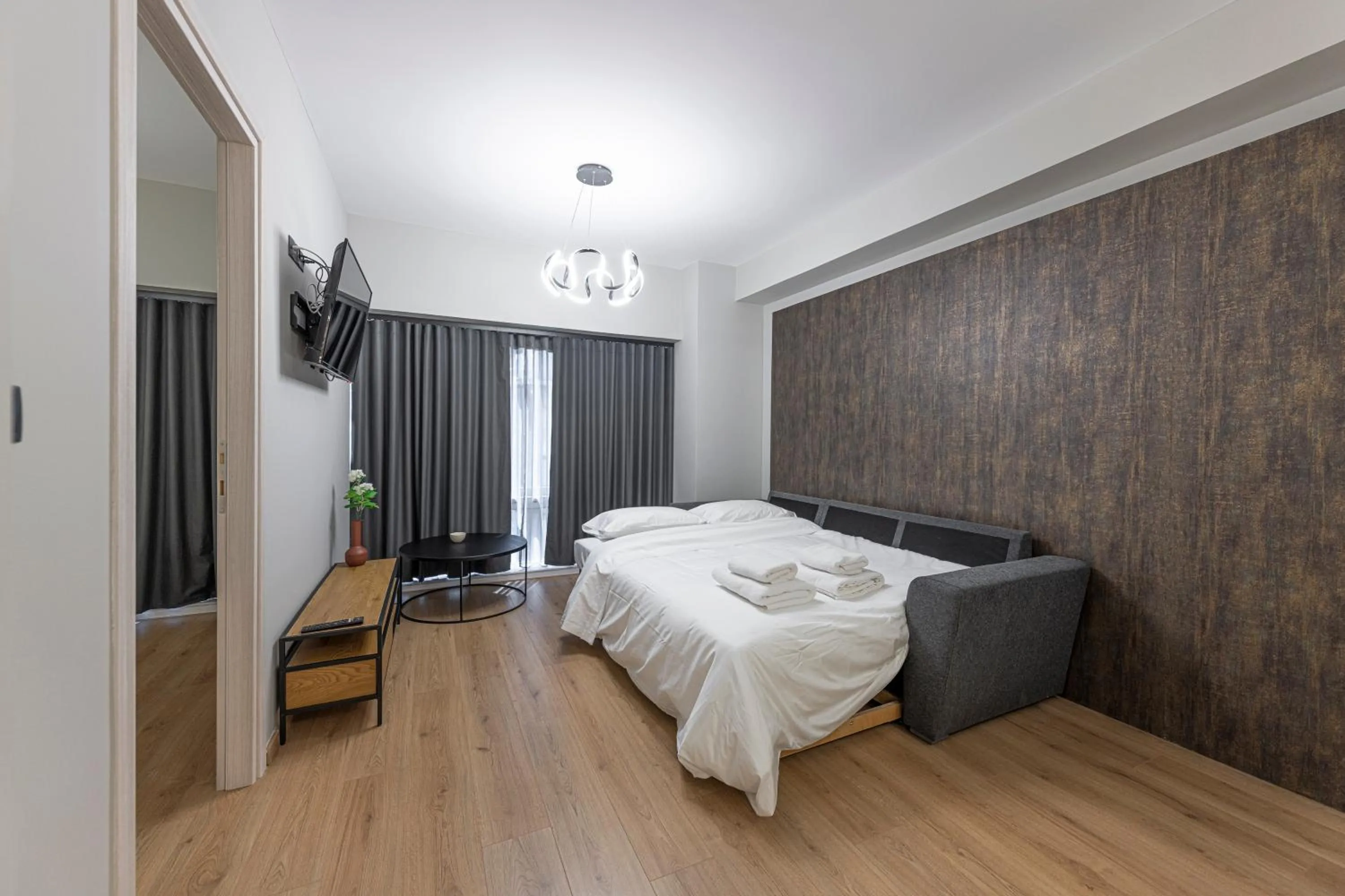 Bed in Ethereal Athεns