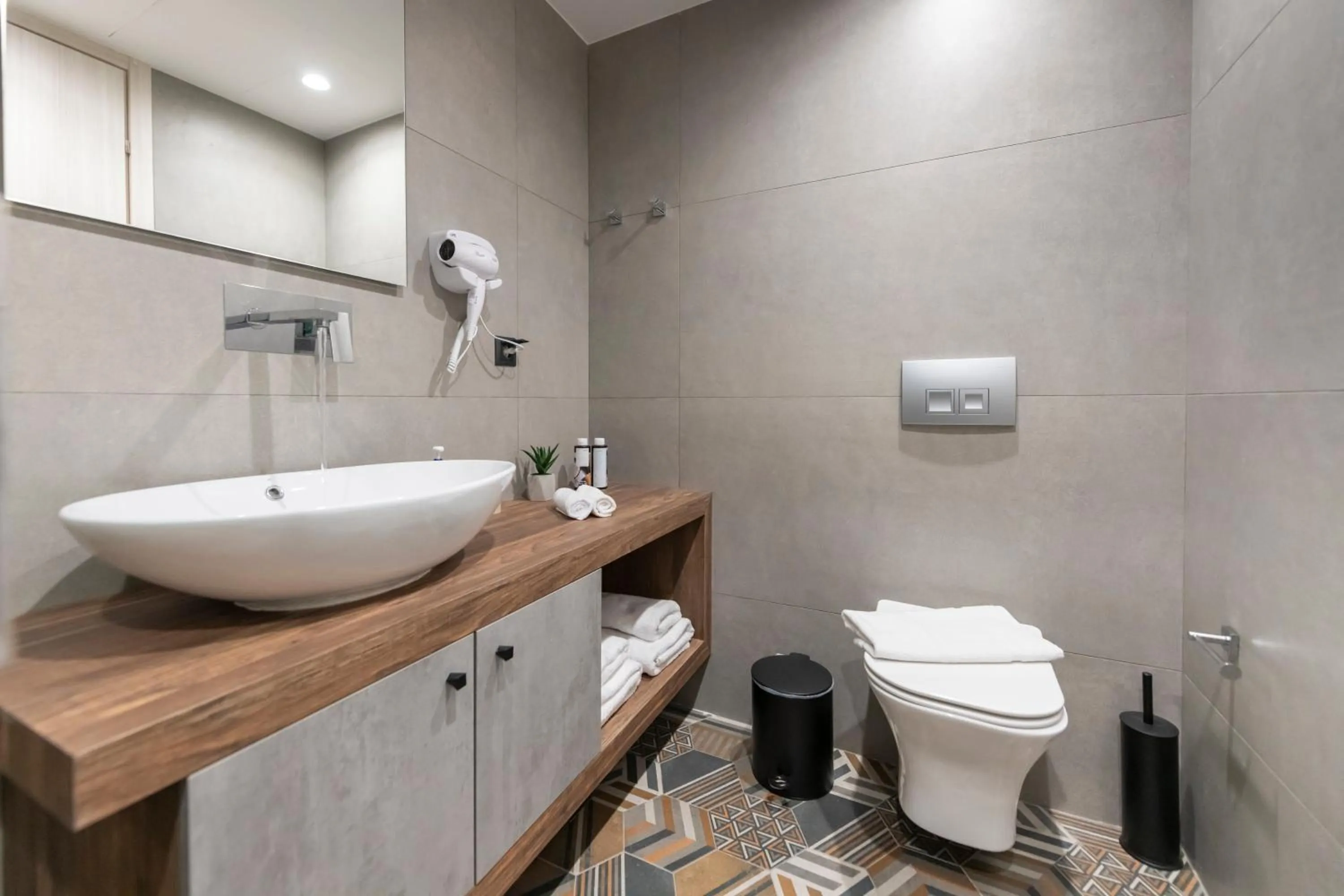 Bathroom in Ethereal Athεns