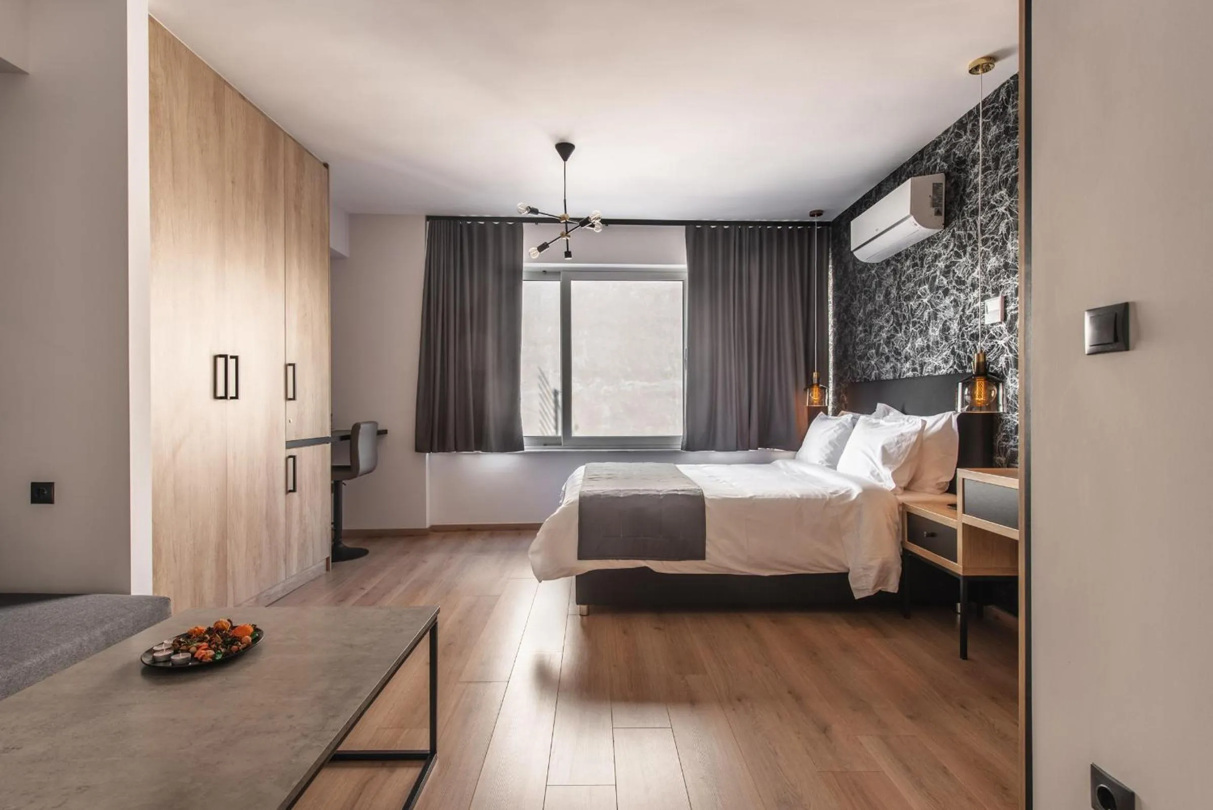 Bed in Ethereal Athεns