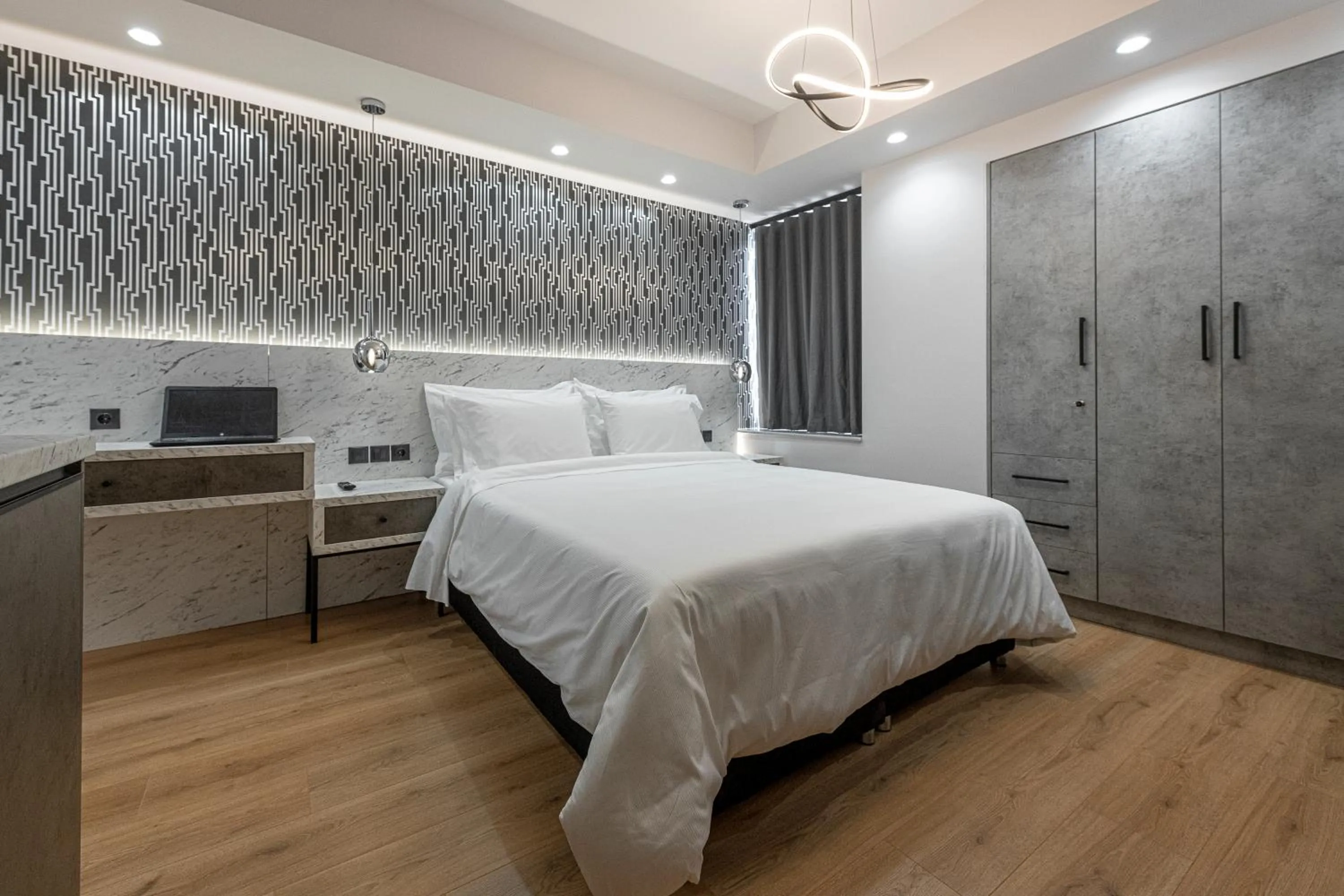 Bed in Ethereal Athεns