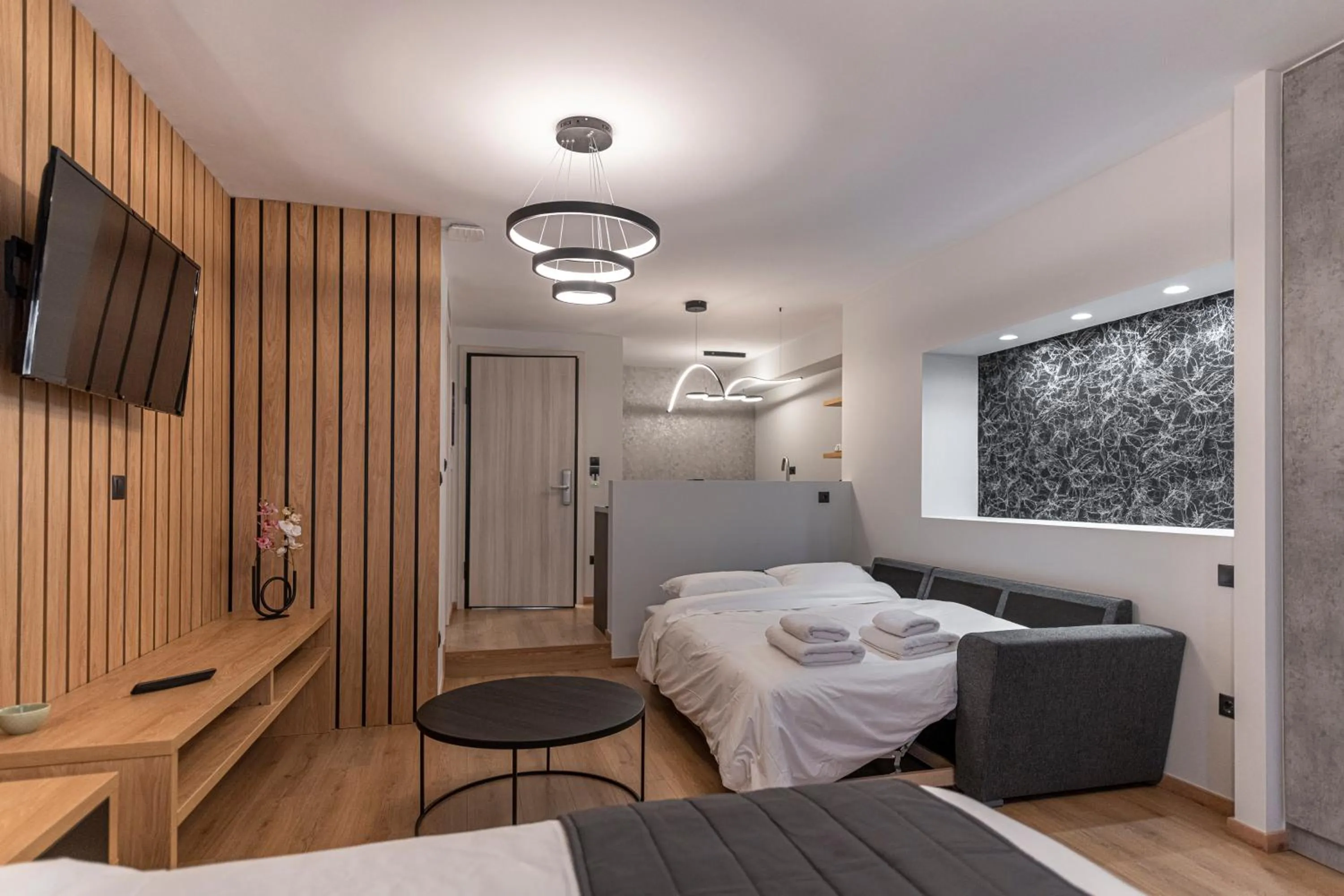 Photo of the whole room, Bed in Ethereal Athεns