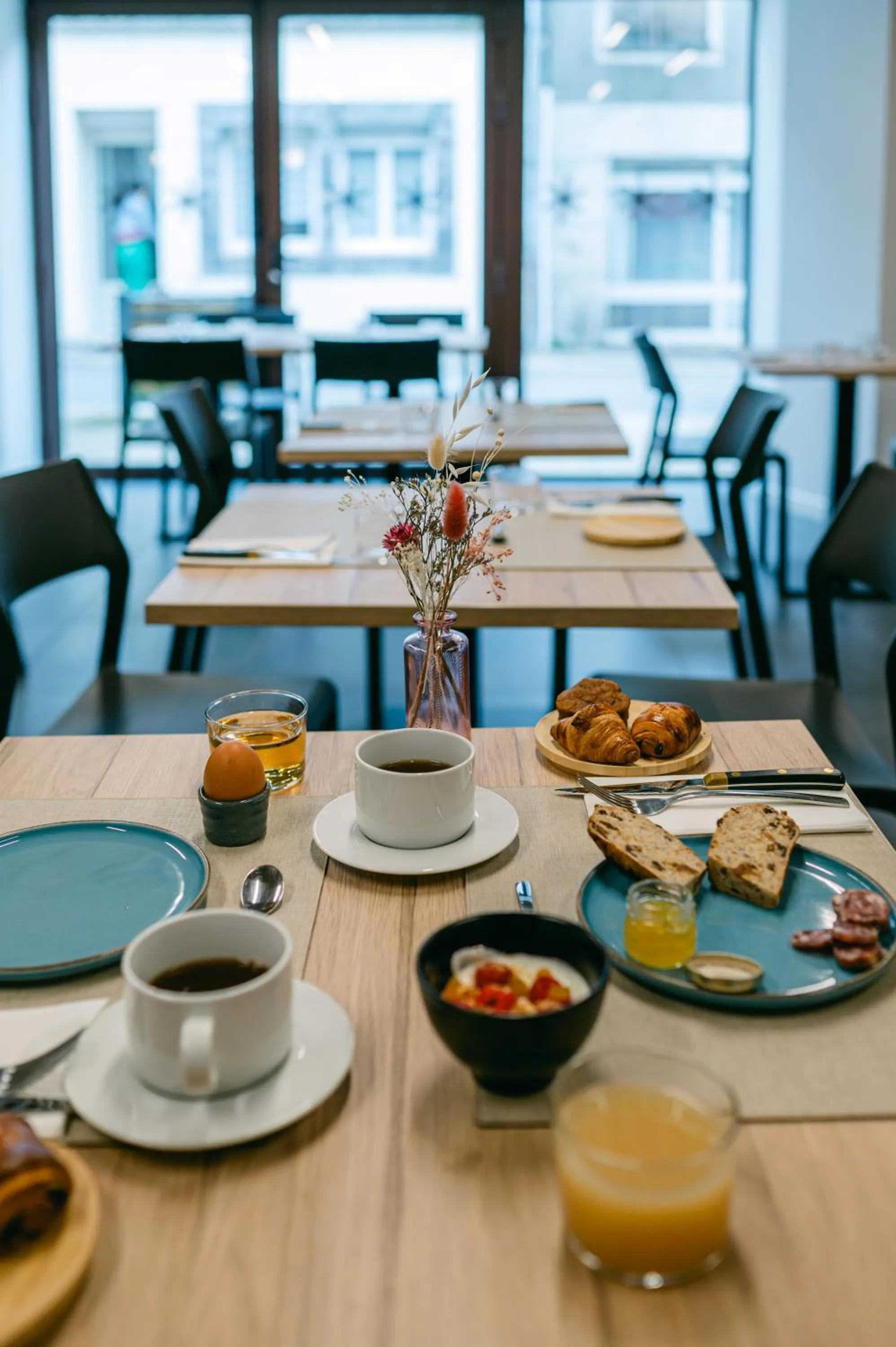 Breakfast in Logis hôtel restaurant l'Argence