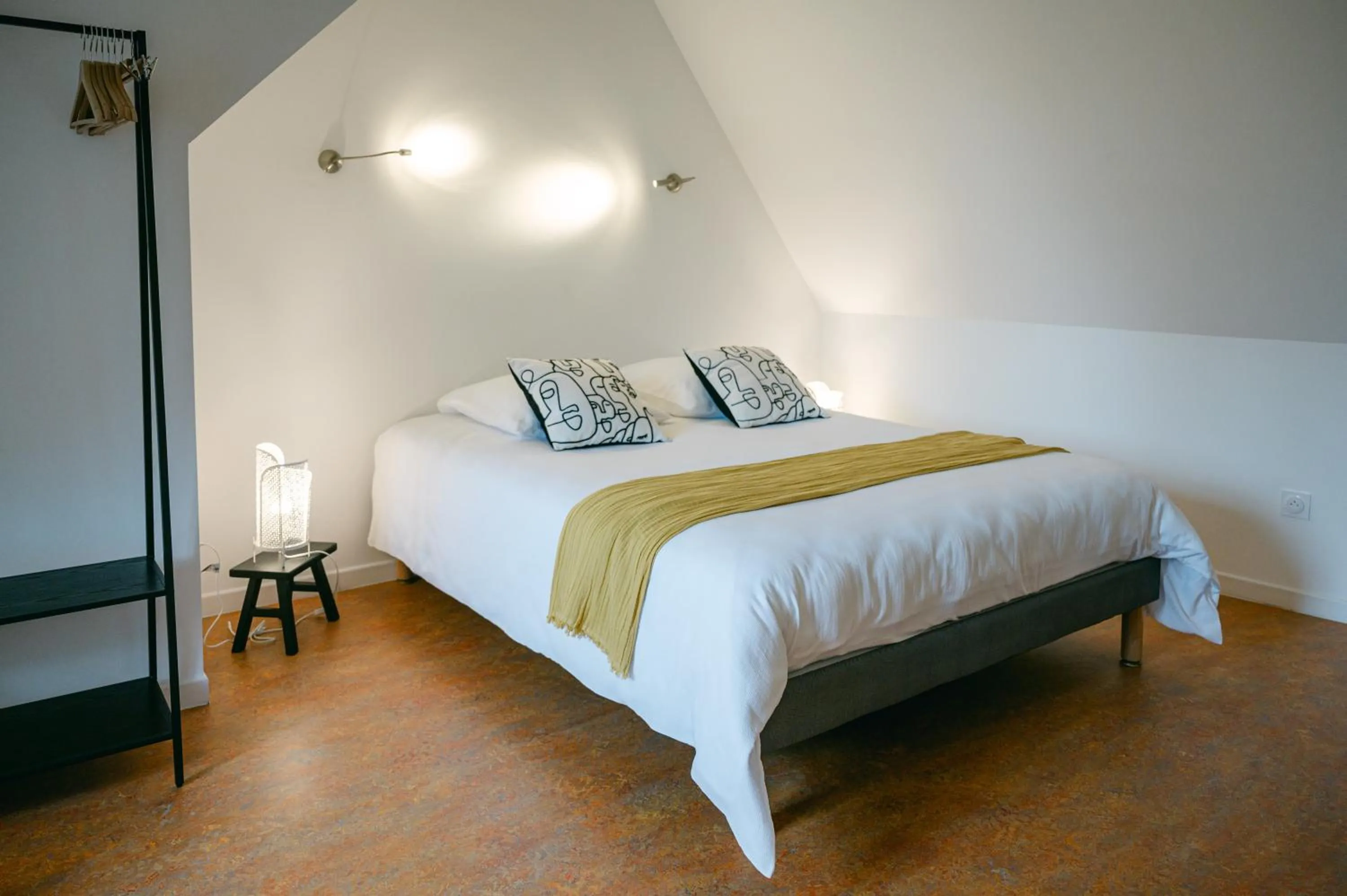 Bedroom, Bed in Logis hôtel restaurant l'Argence