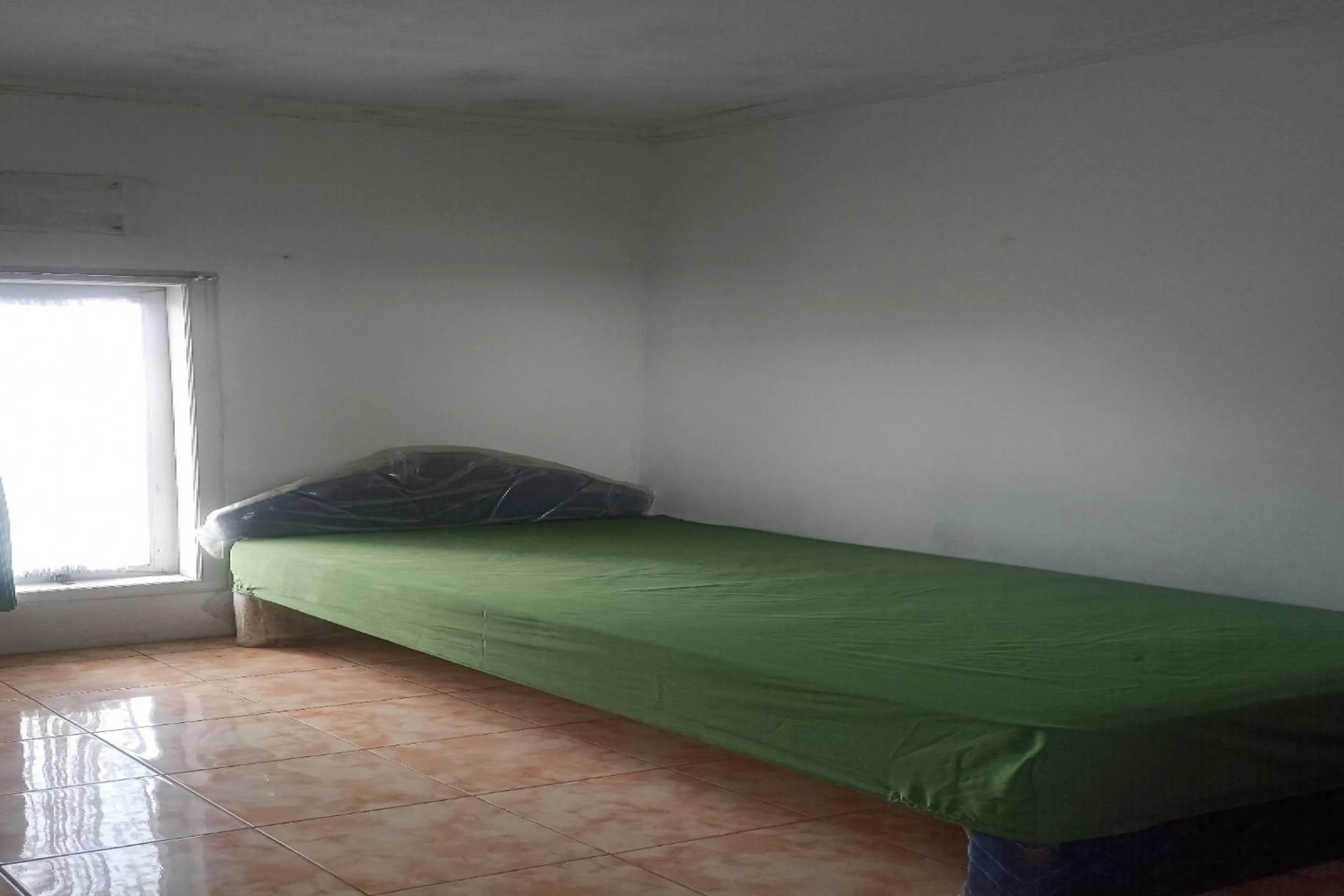 Bedroom, Bed in OYO Life 91339 Pondok Kost Aulia Syariah