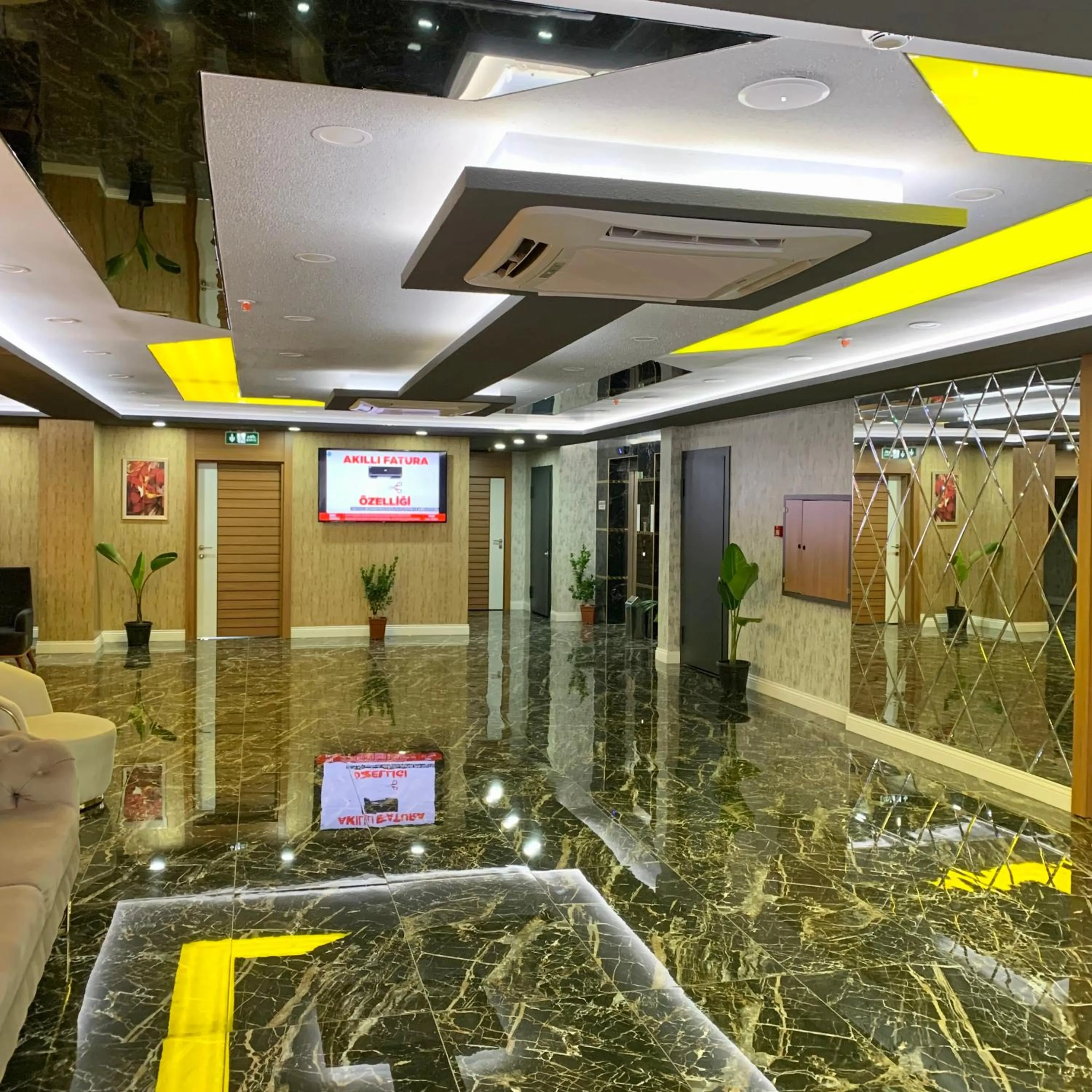 Lobby or reception in Grand Nergiz Otel