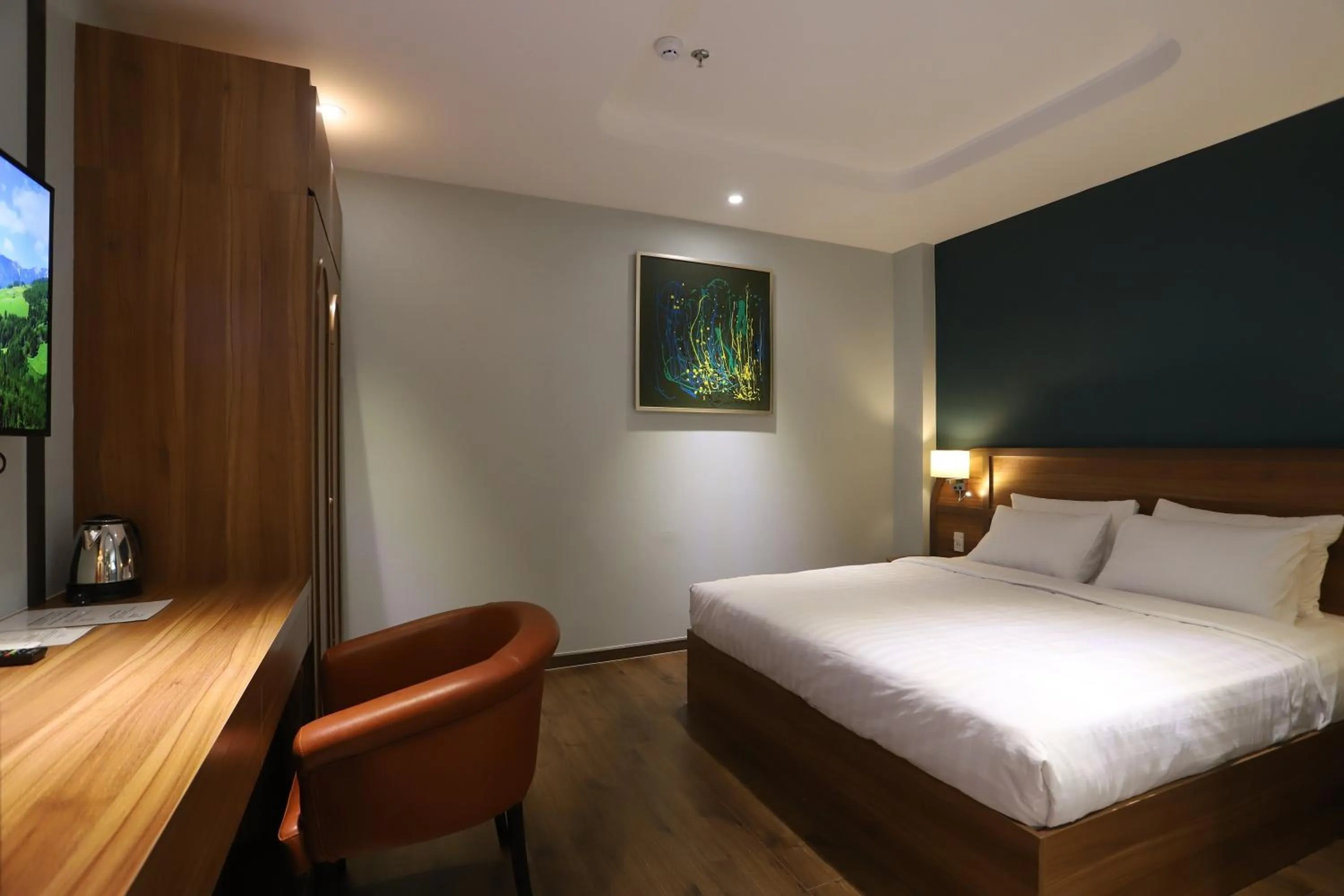 Superior King Room in Lanura Apartments and Hotel