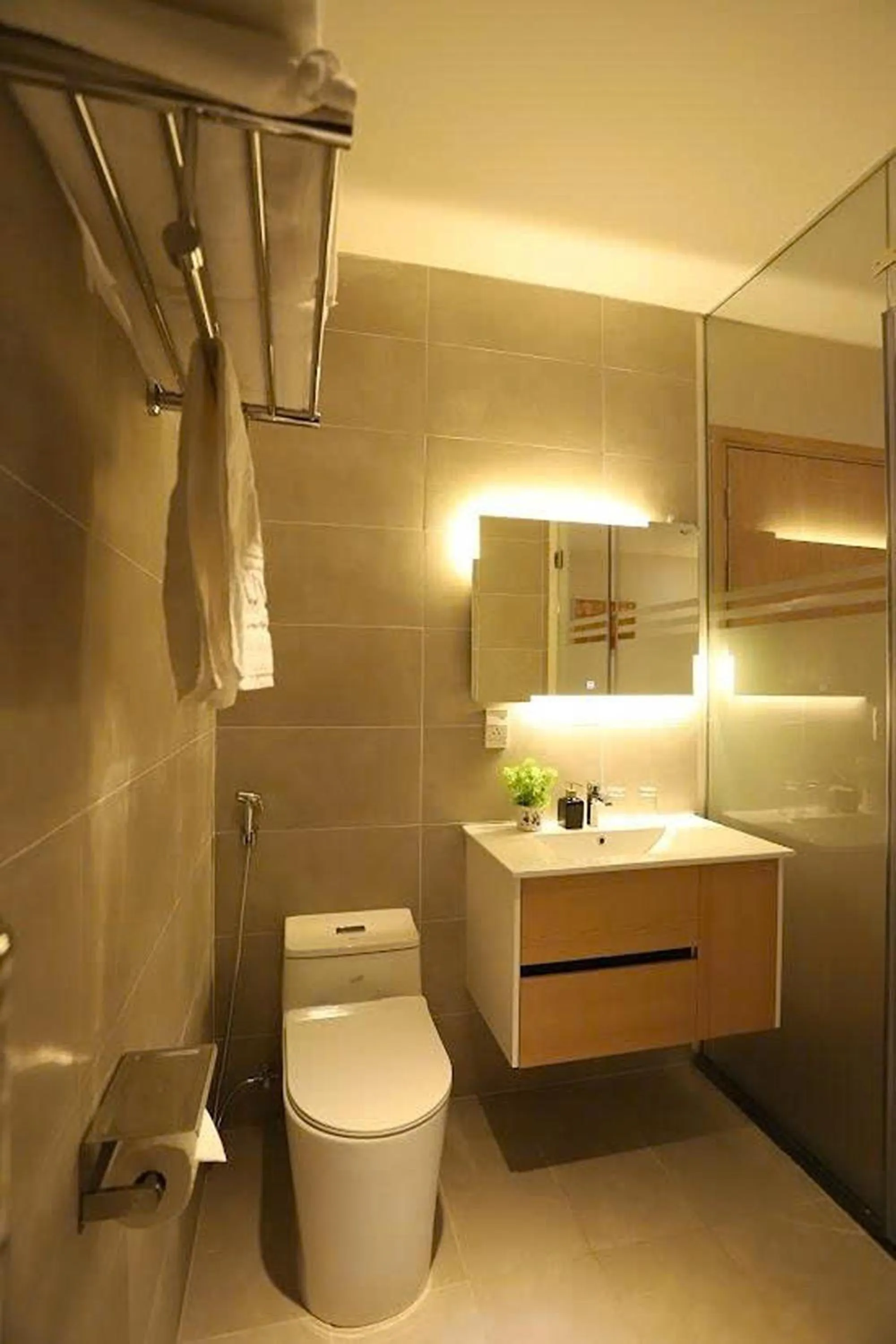 Bathroom in Lanura Apartments and Hotel
