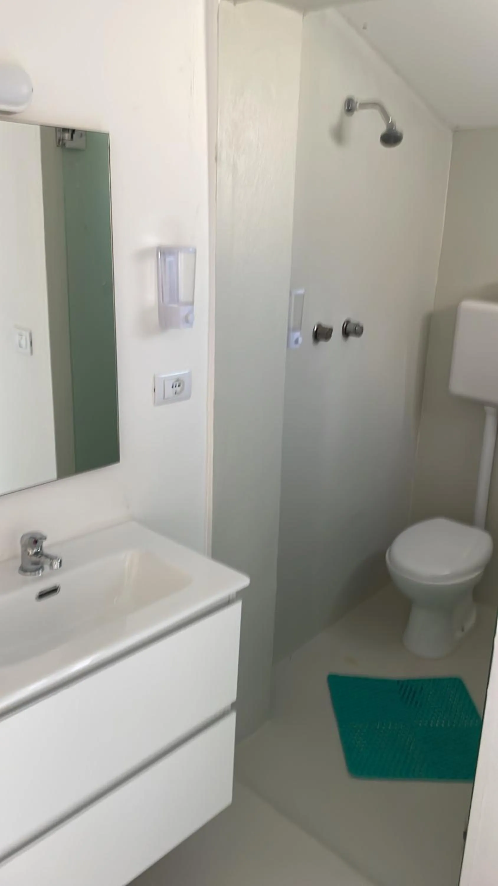 Bathroom in Hotel Rosa