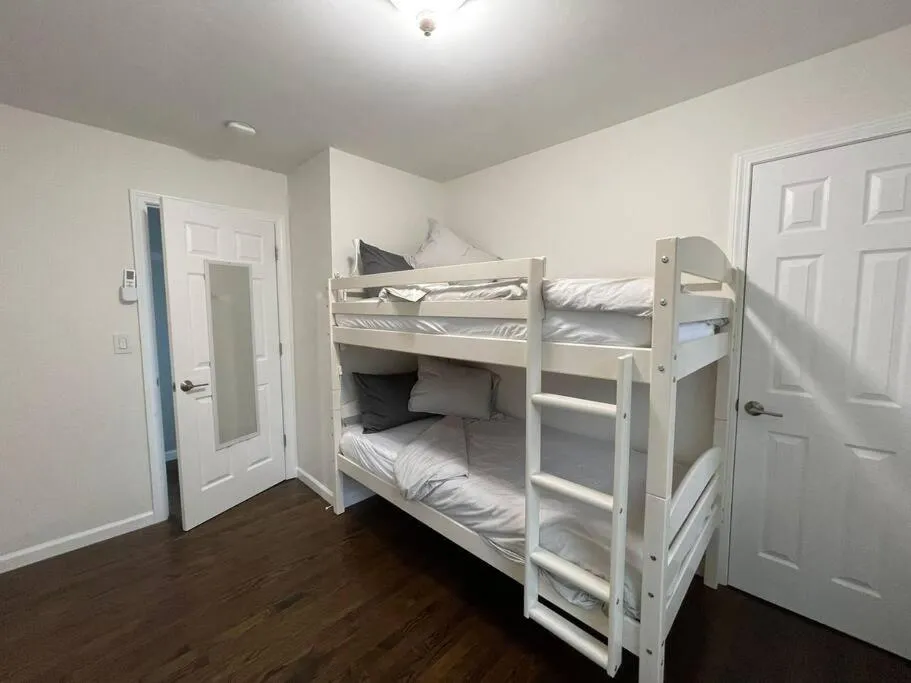 bunk bed, Bed in Shore Drive - 2 Bedroom/2 Bath/Bunk/Queen Oasis