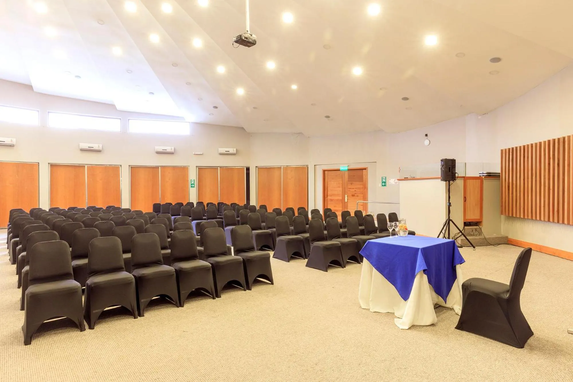 Lounge or bar in Hotel Frontera Plaza