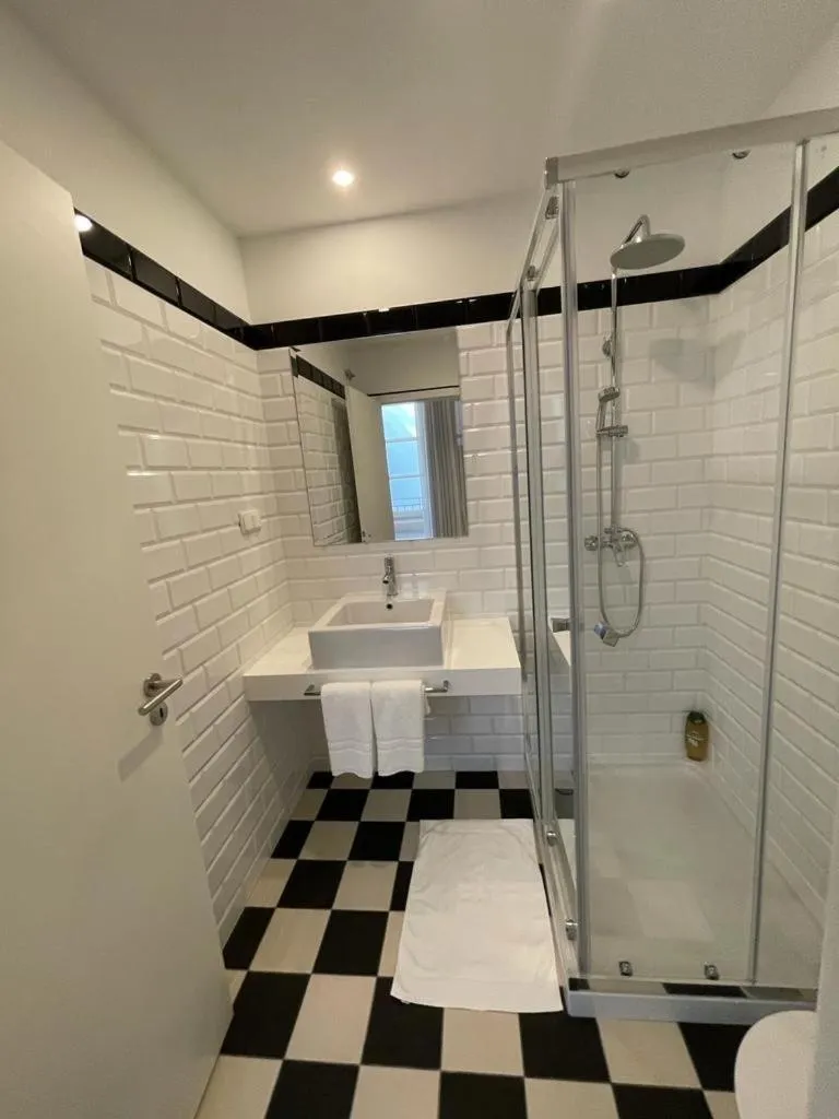 Bathroom in PIER HOUSE Accommodation