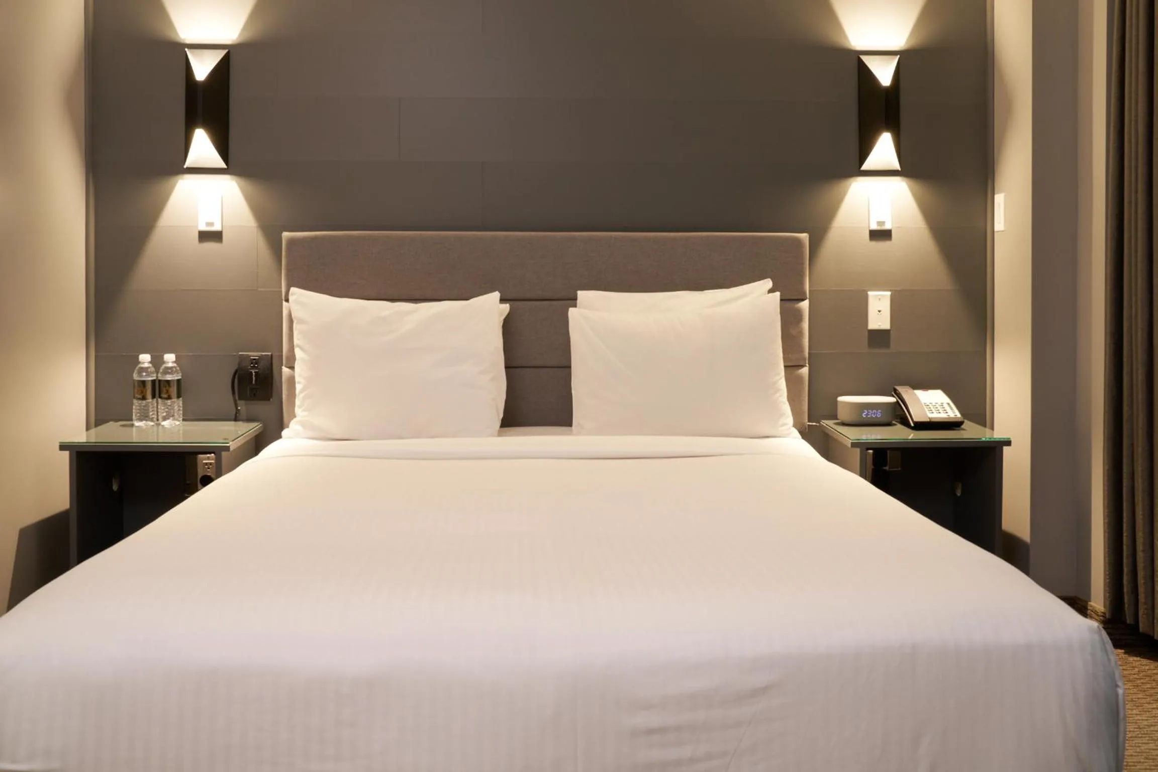 Bedroom, Bed in Lex Hotel NYC