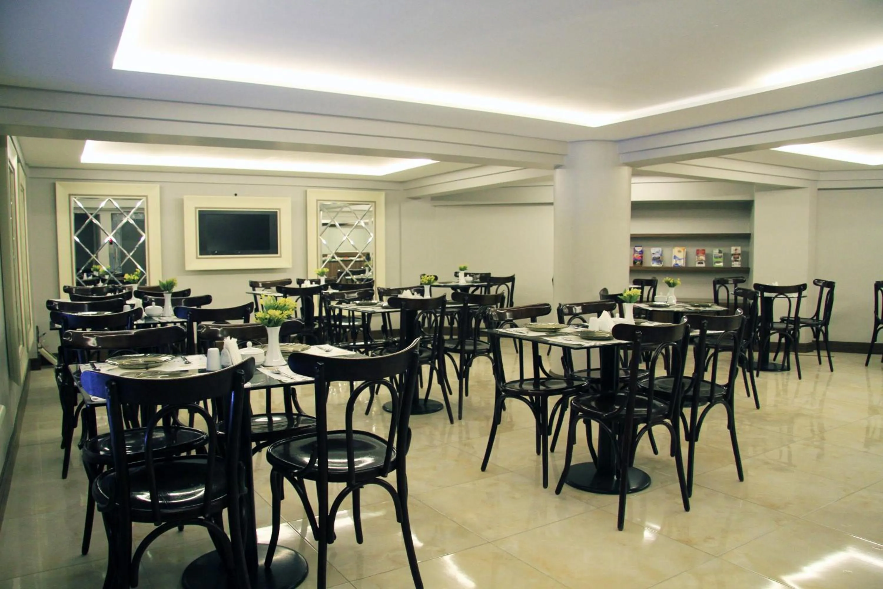 Restaurant/Places to Eat in Bergama Hotel