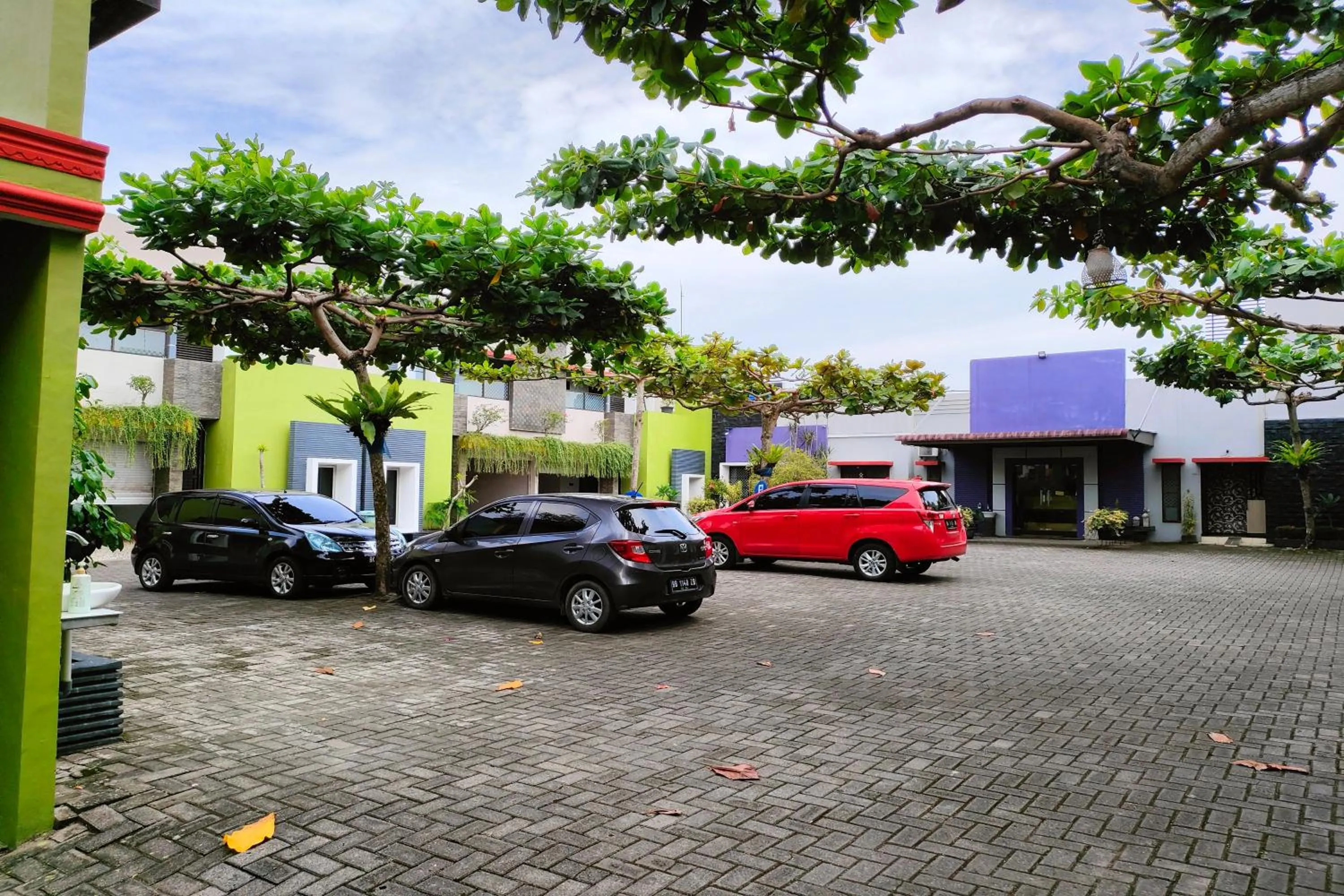 Property building in Lonari Hotel