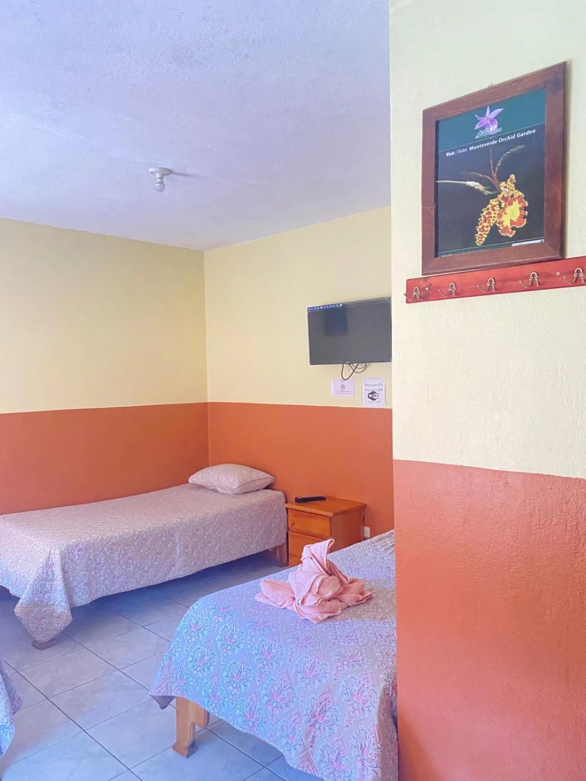 TV and multimedia, Bed in Hotel La Puesta Del Sol B&B