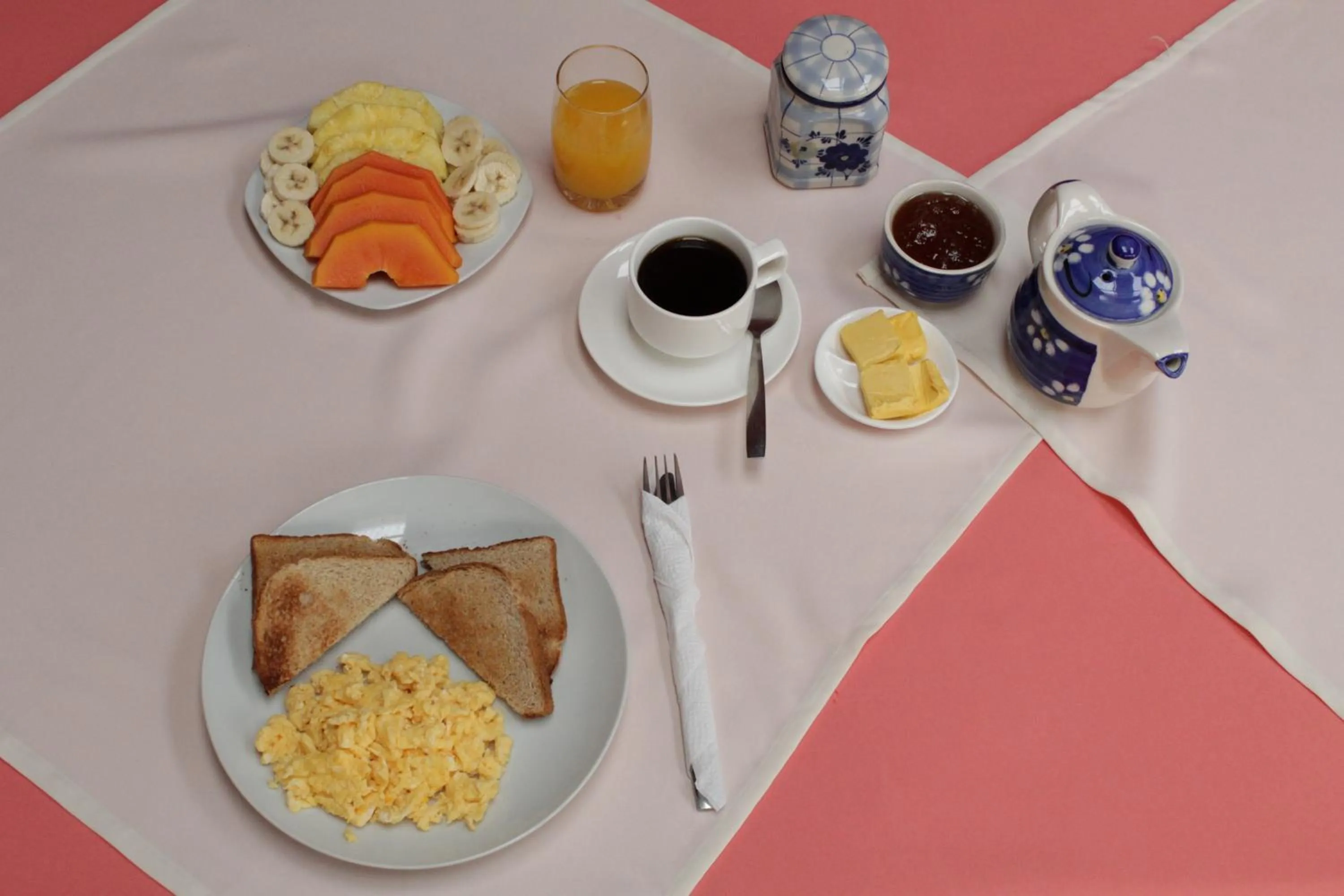 Breakfast in Hotel La Puesta Del Sol B&B