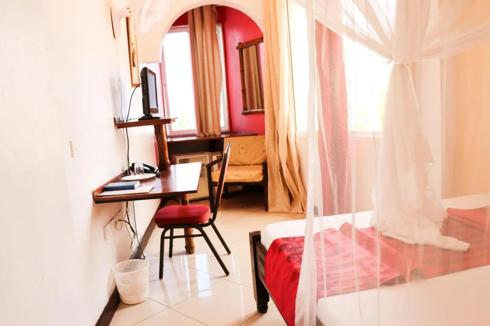 TV and multimedia, Bed in Bridge Hotel Mombasa