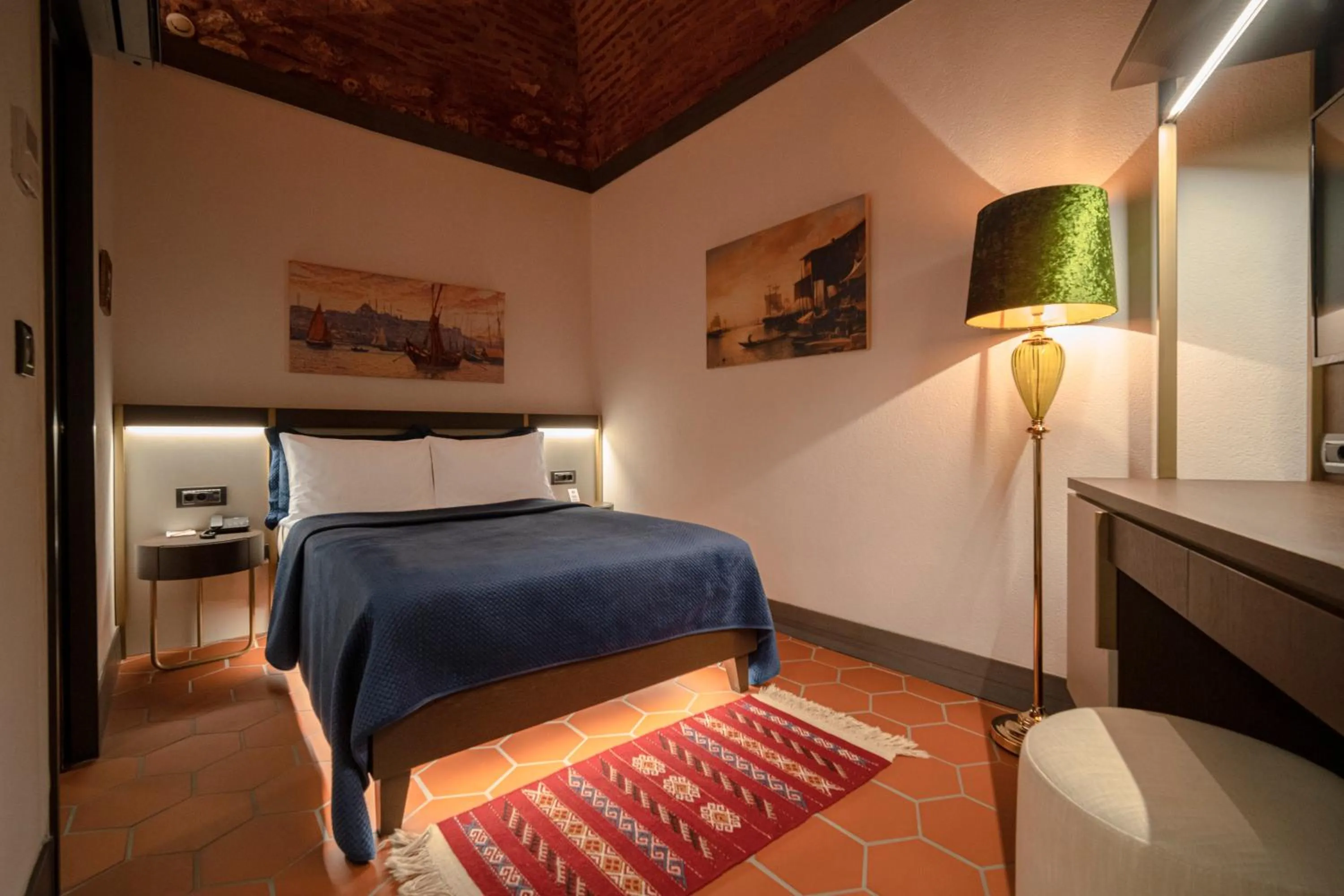 Bed in Han 1772 Hotel