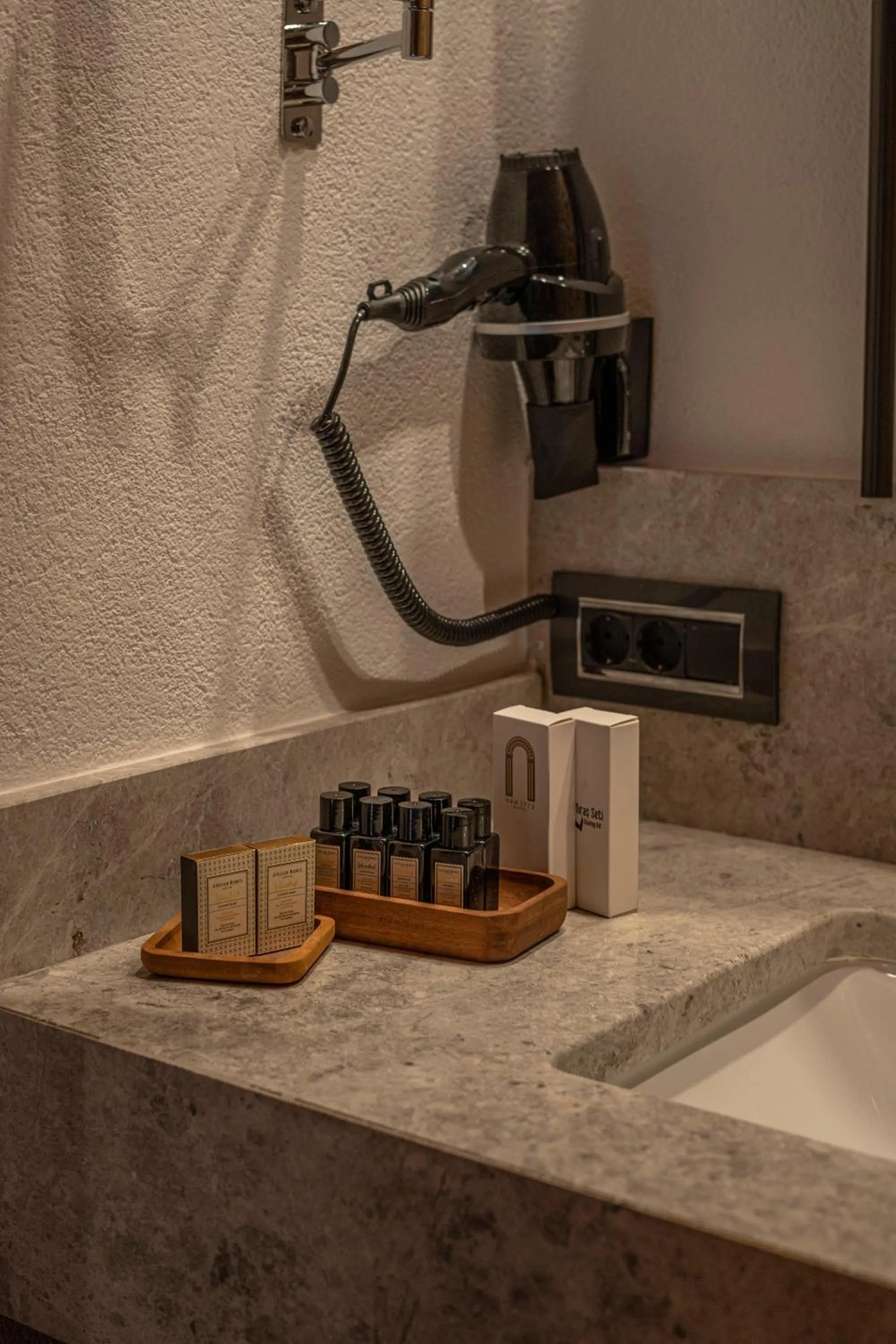 Shower in Han 1772 Hotel