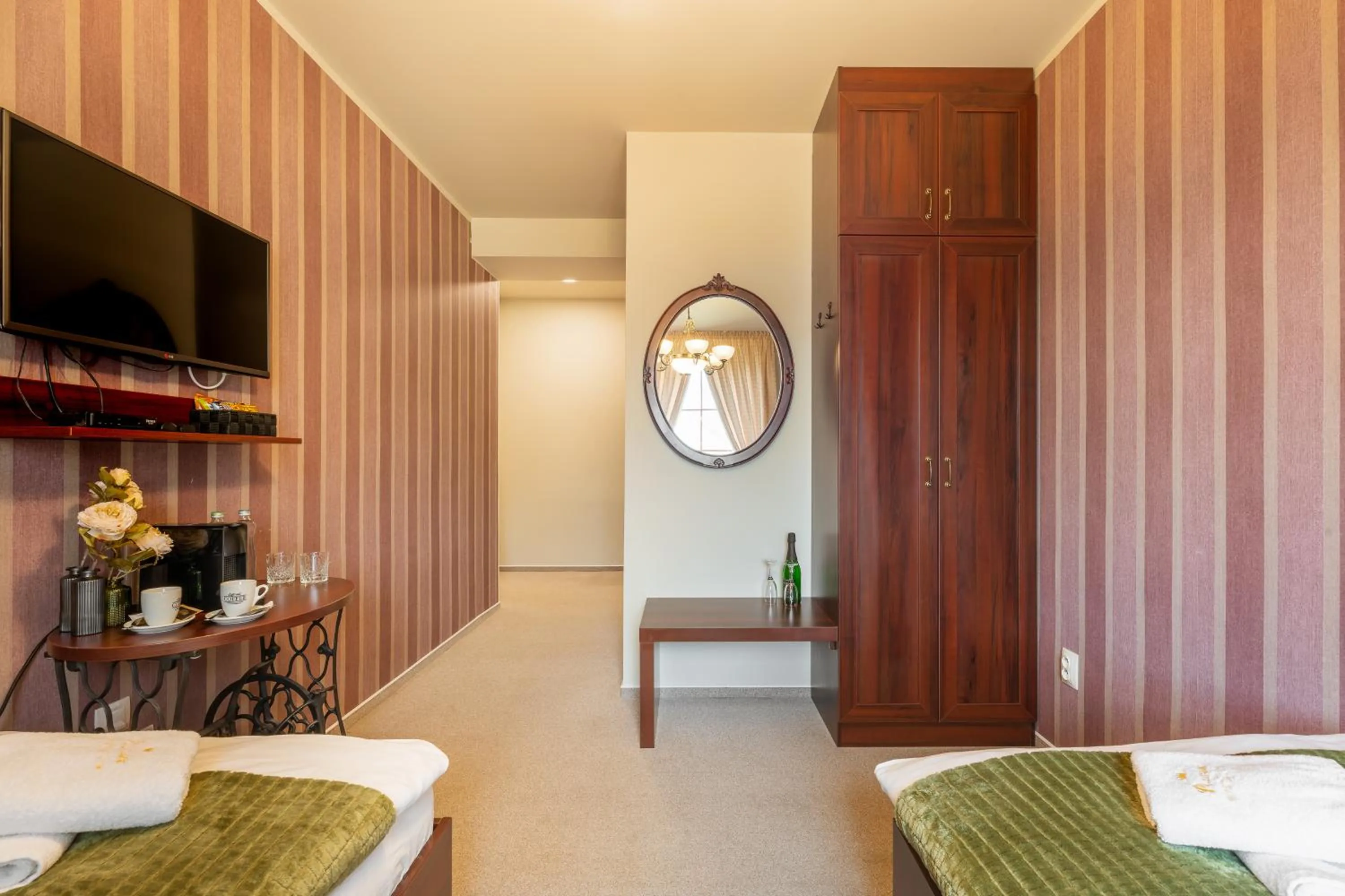 TV and multimedia, Bed in Hotel Plumlov