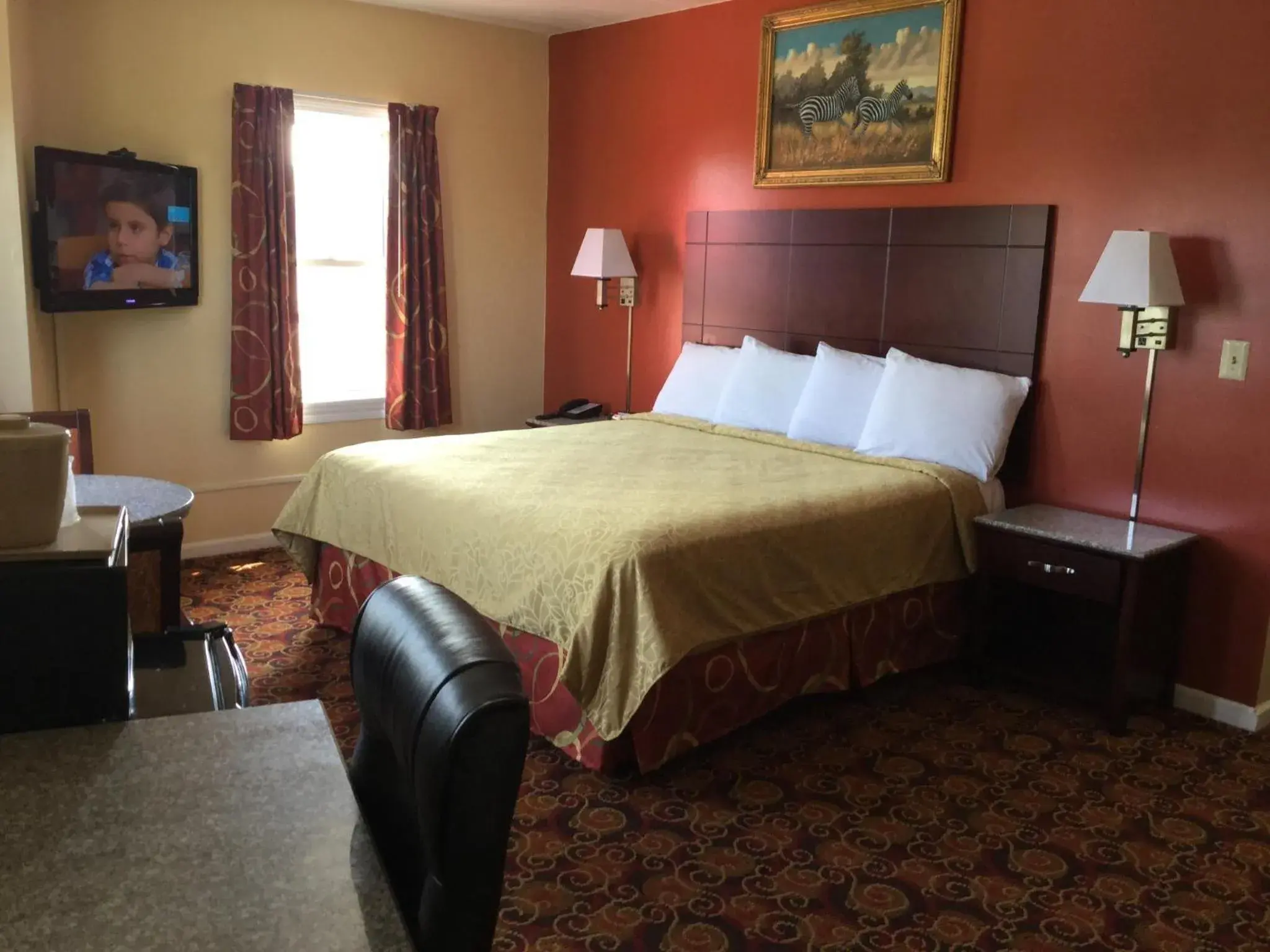Deluxe King Room - single occupancy - Non-Smoking in Red Carpet Inn-Bridgeton/Vineland Deluxe King Room - single occupancy - Non-Smoking in Red Carpet Inn-Bridgeton/Vineland
