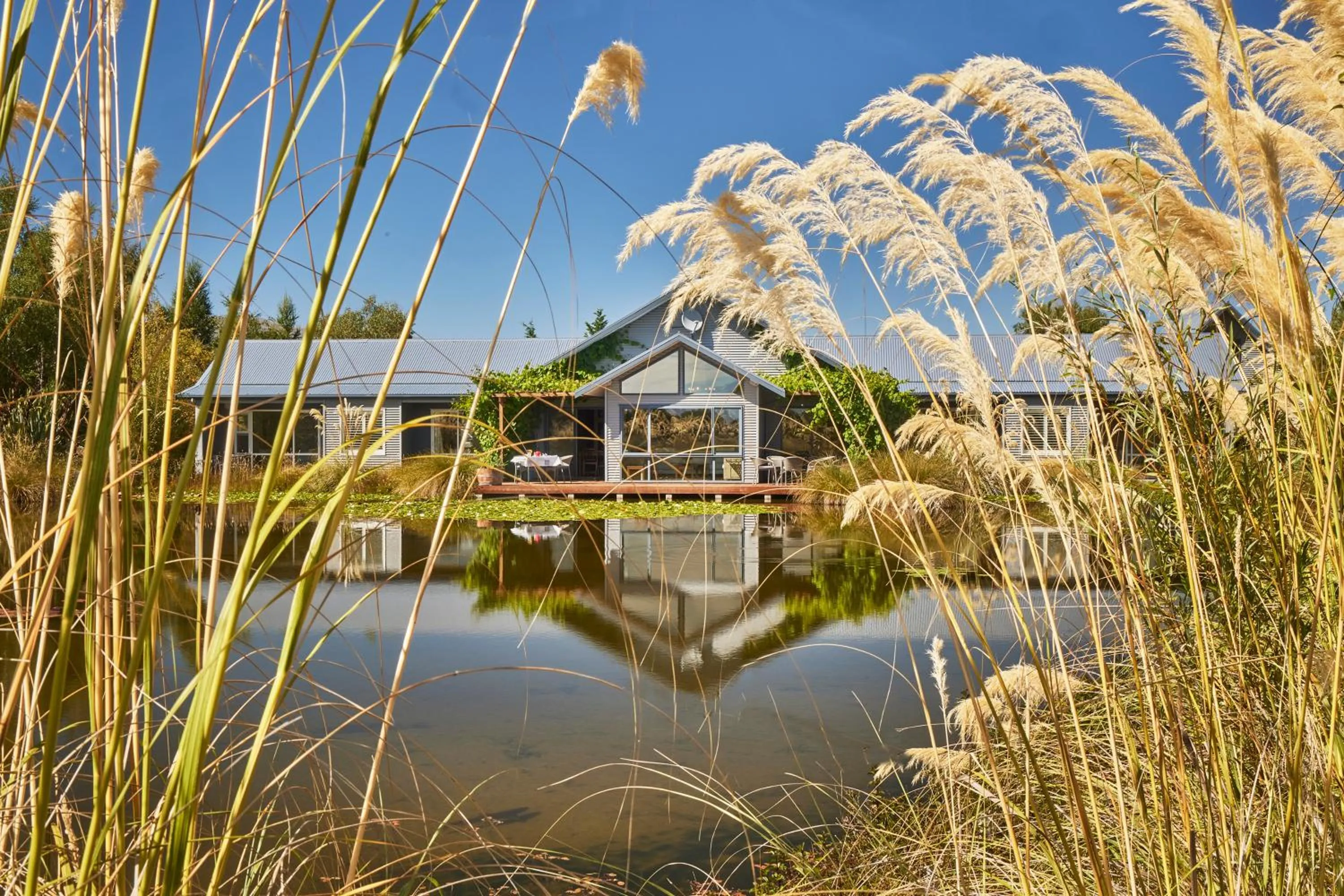 Property building in Matuka Lodge