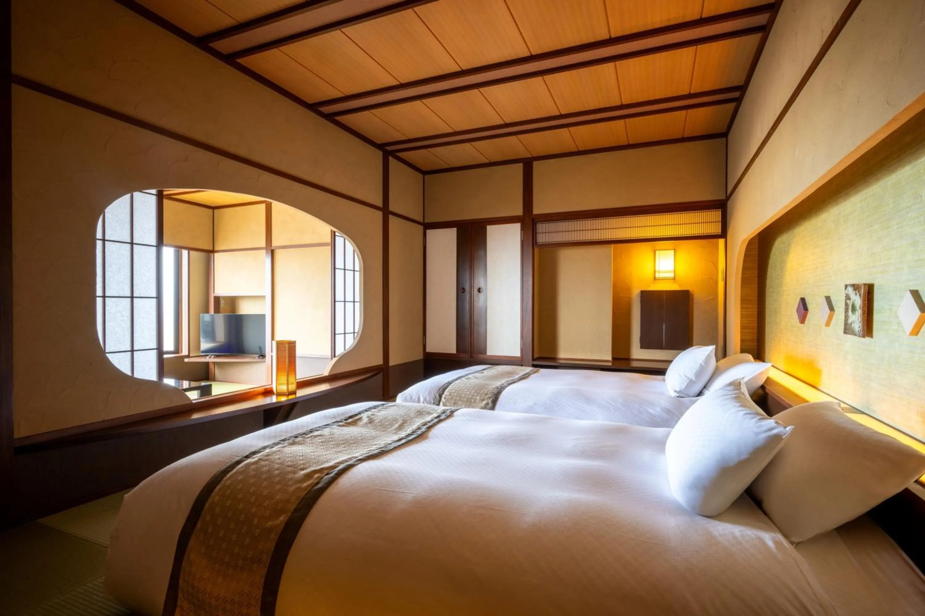 Photo of the whole room, Bed in Takinoyu Hotel