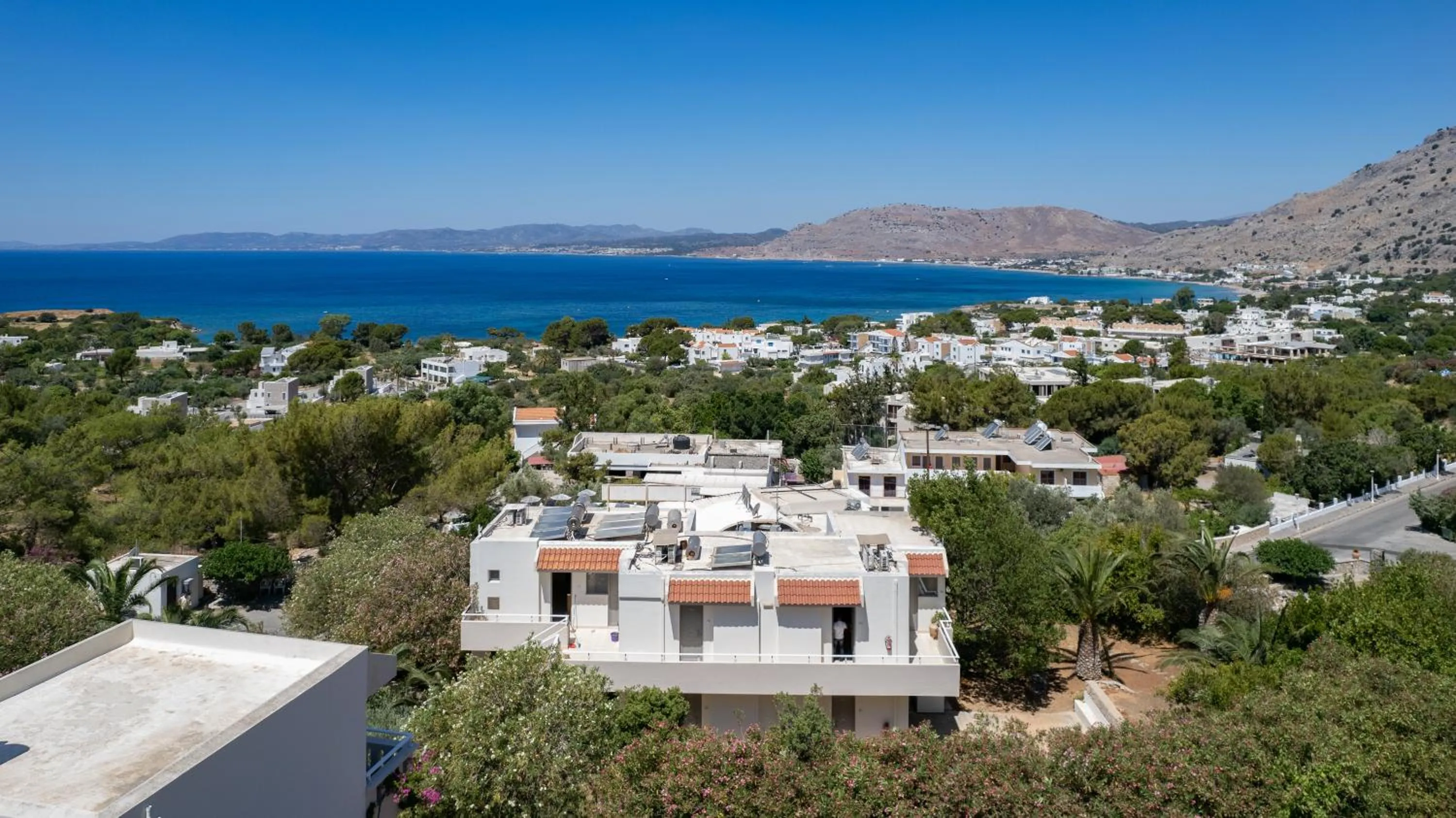 Property building in Ziakis