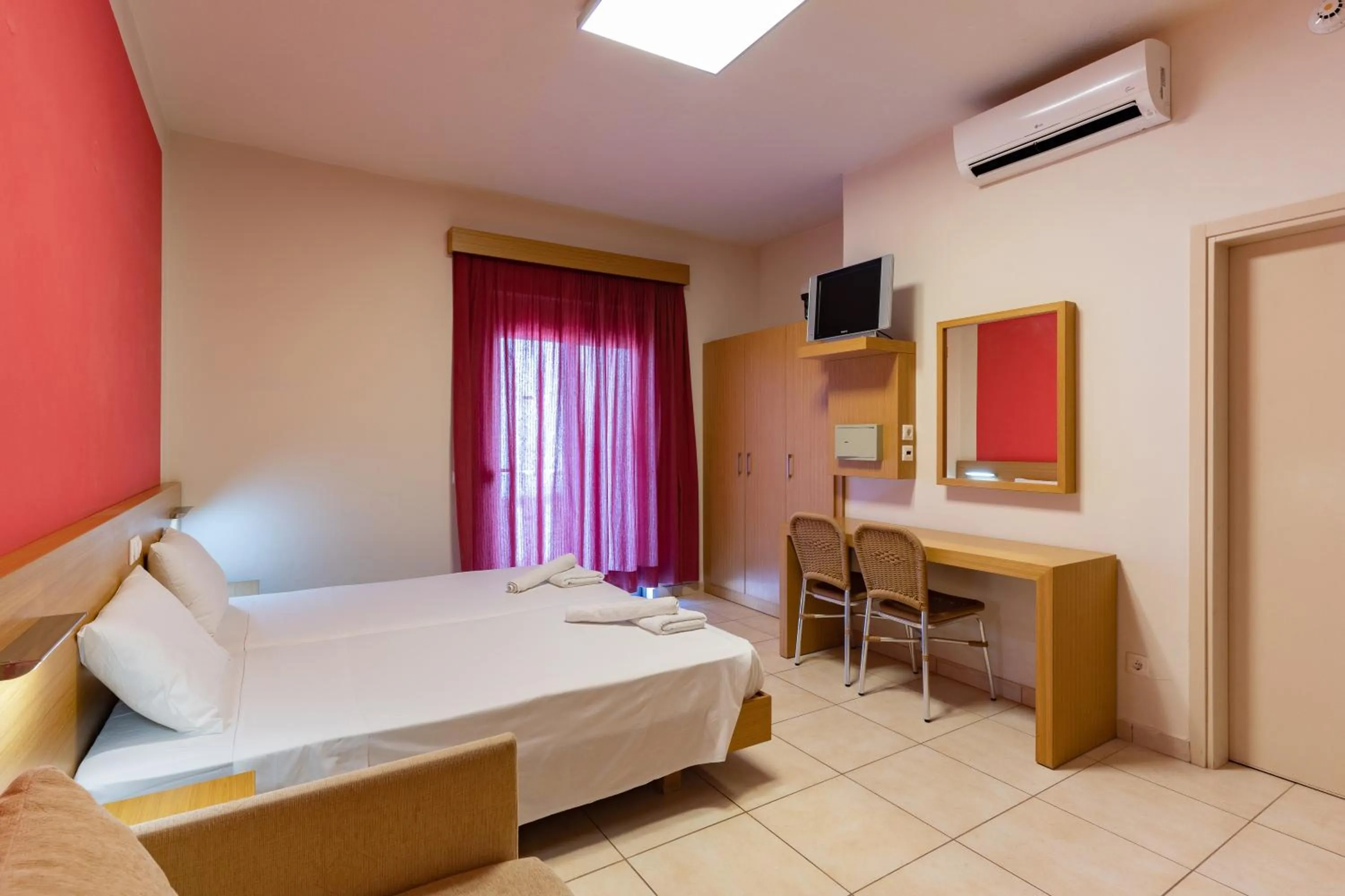 Photo of the whole room, Bed in Ziakis