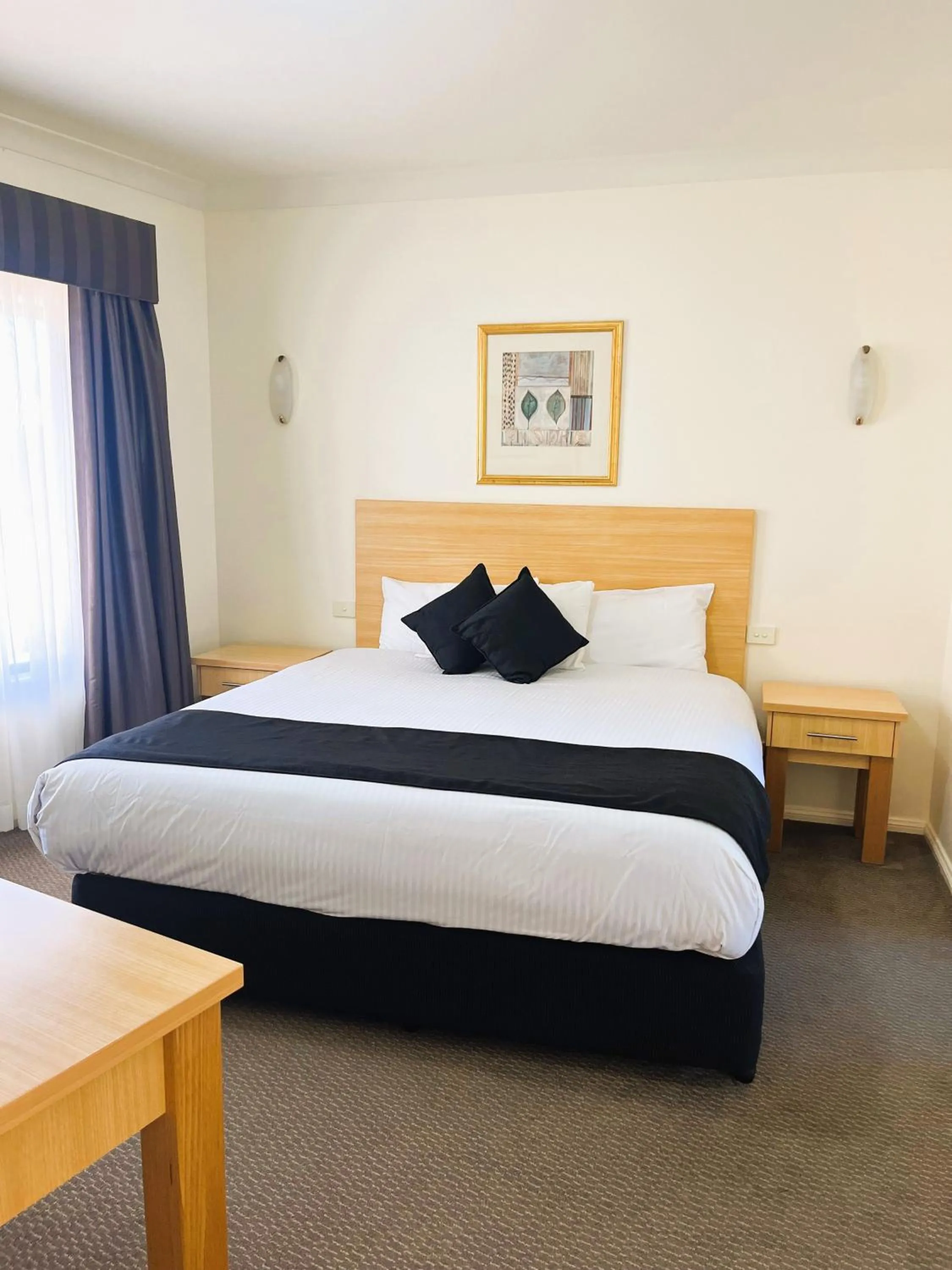 Photo of the whole room, Bed in Turners Vineyard Motel