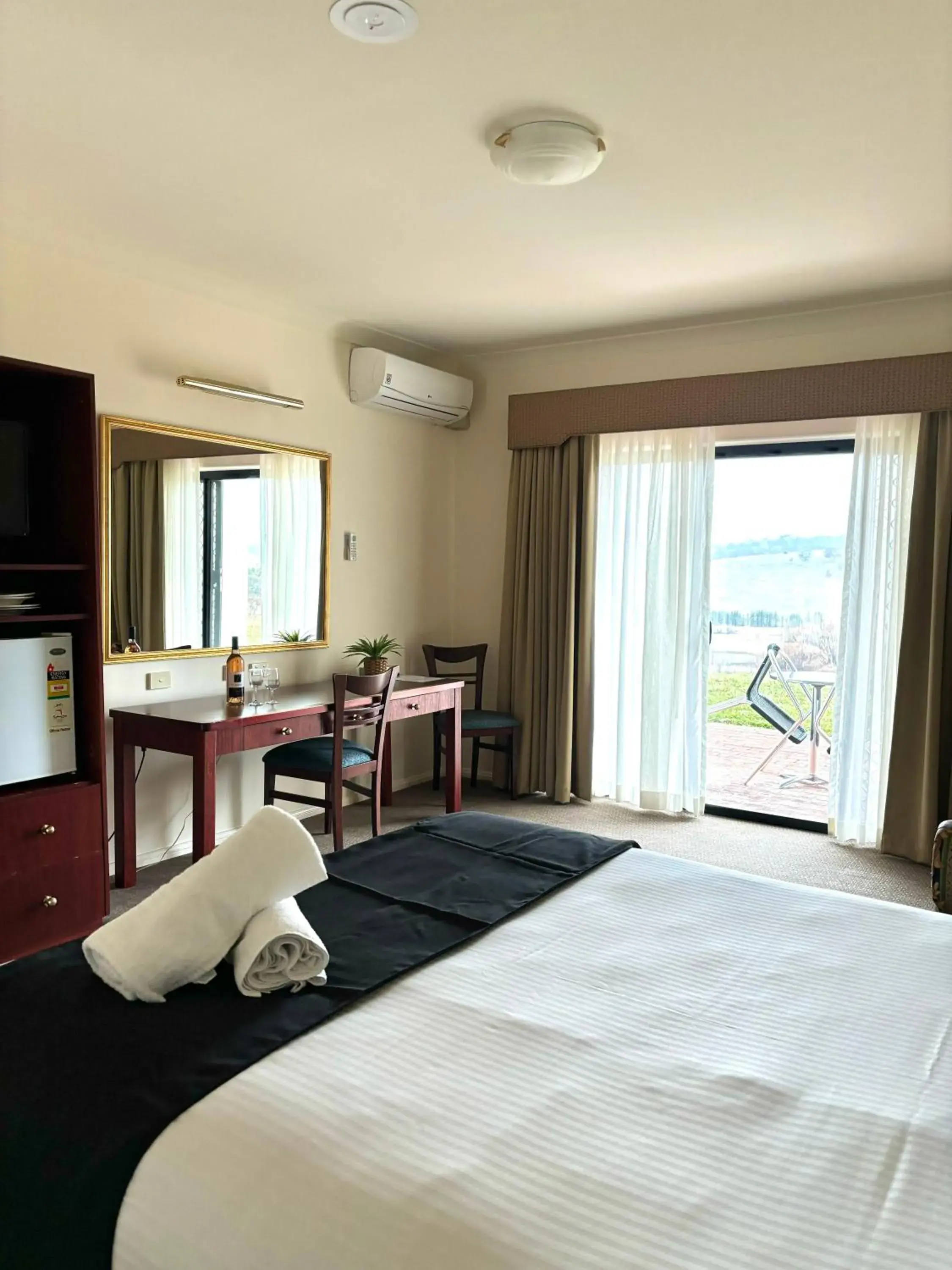 Standard Queen Room in Turners Vineyard Motel Standard Queen Room in Turners Vineyard Motel