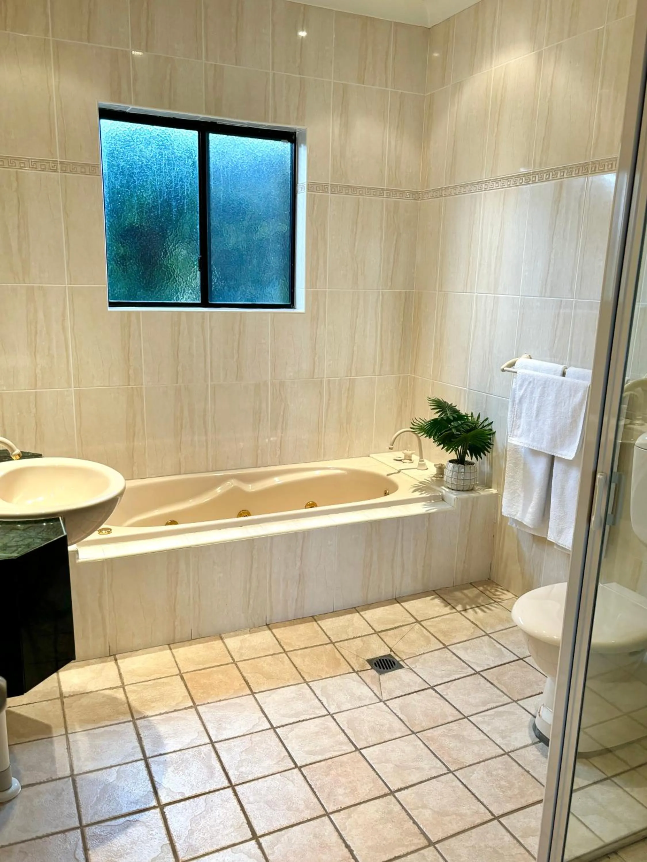 Bath in Turners Vineyard Motel