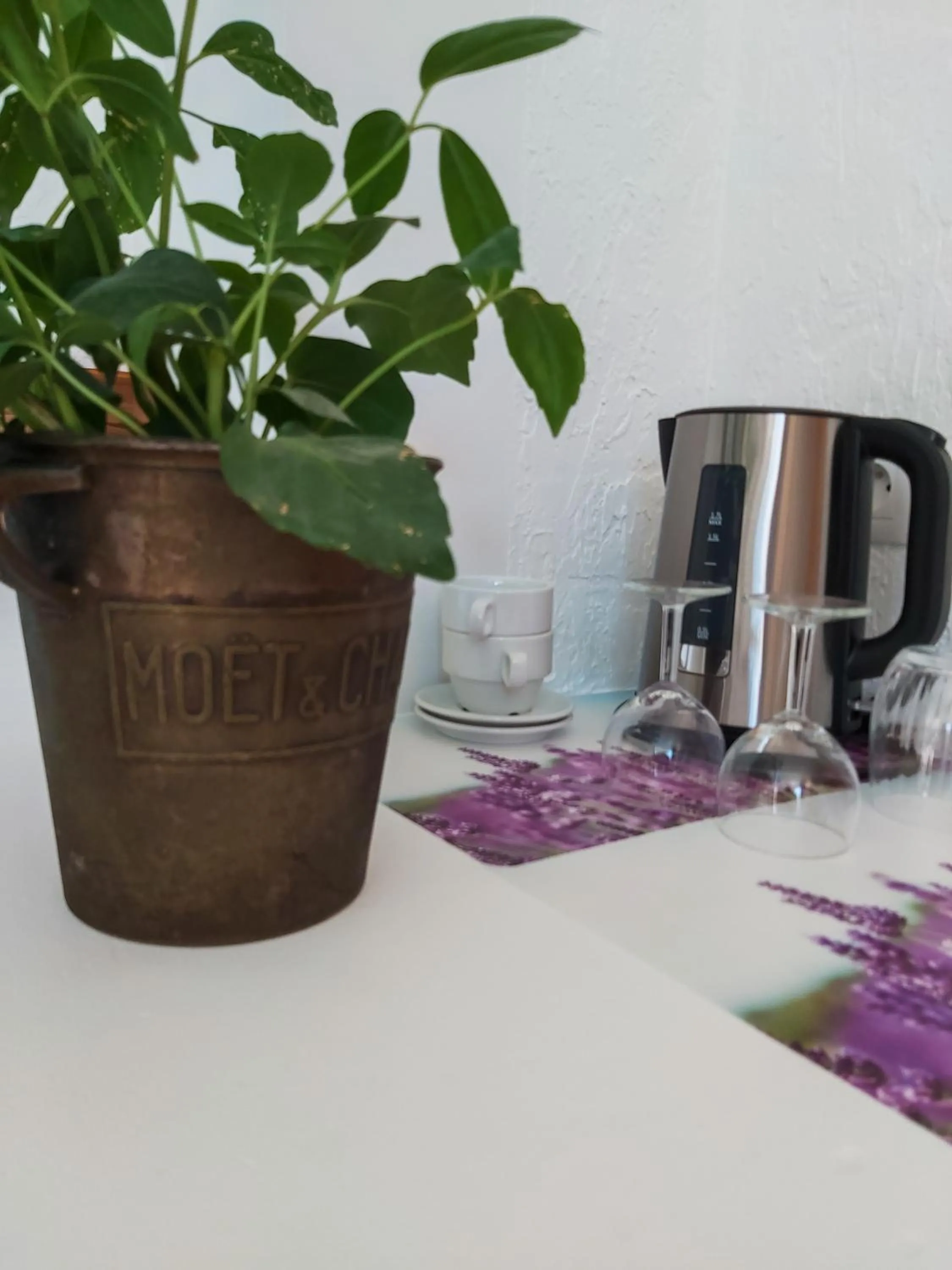 Coffee/tea facilities in Etoilevacances Chambres d hotes Campagne en Lavande