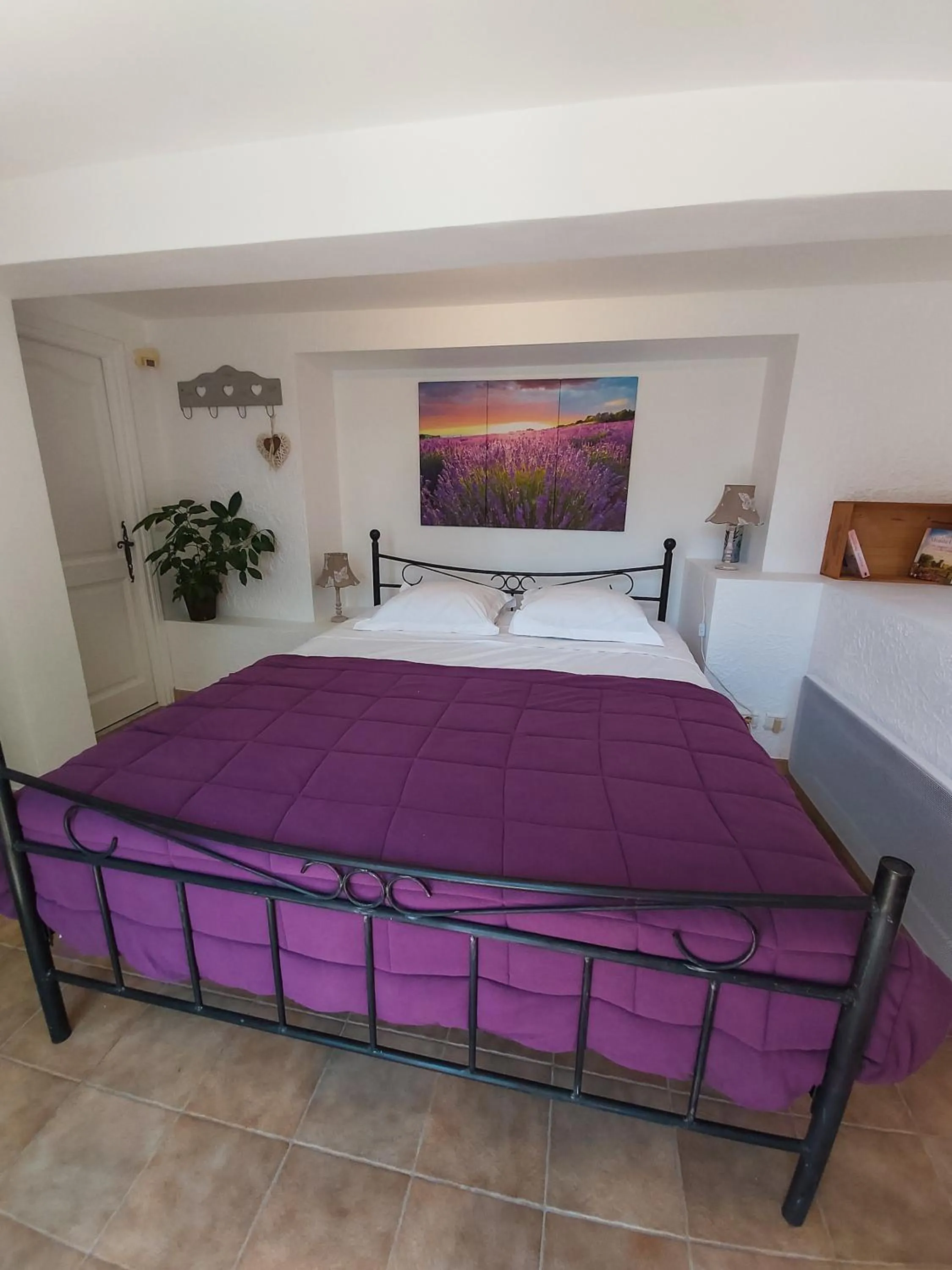 Bedroom, Bed in Etoilevacances Chambres d hotes Campagne en Lavande