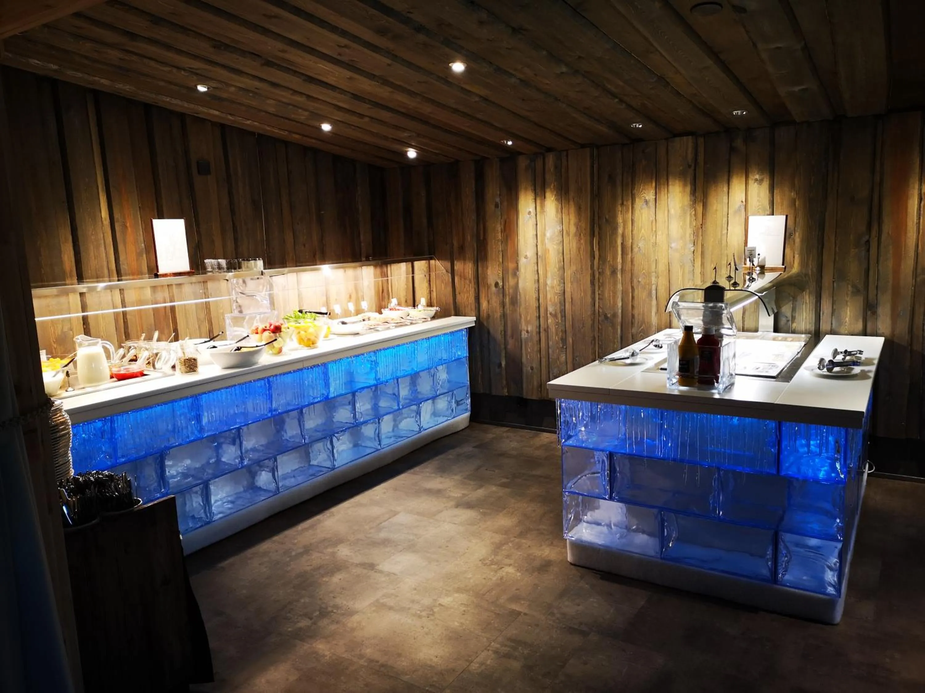 Restaurant/places to eat in Arctic SnowHotel & Glass Igloos