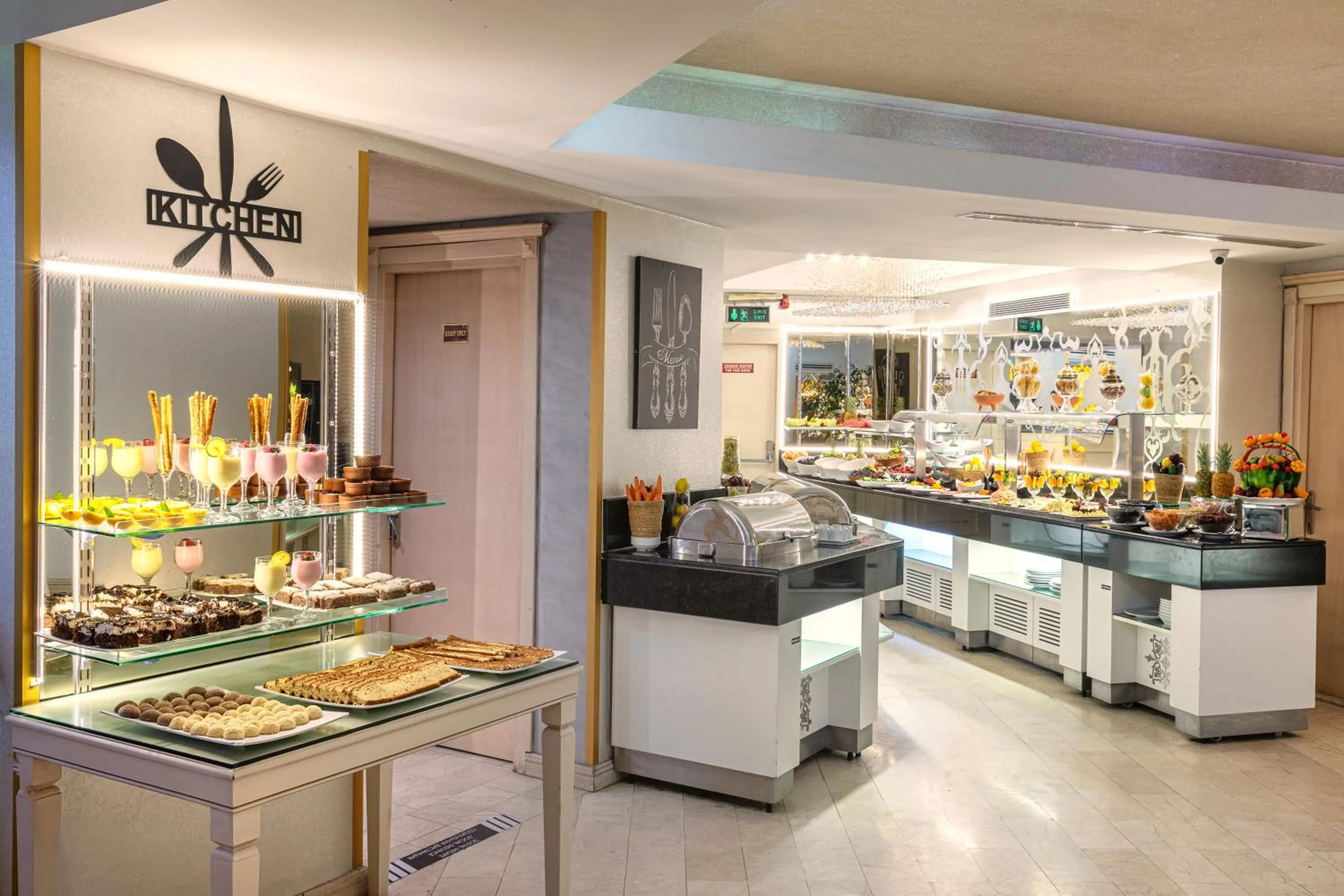 Buffet breakfast in Hotel Ipek Palas