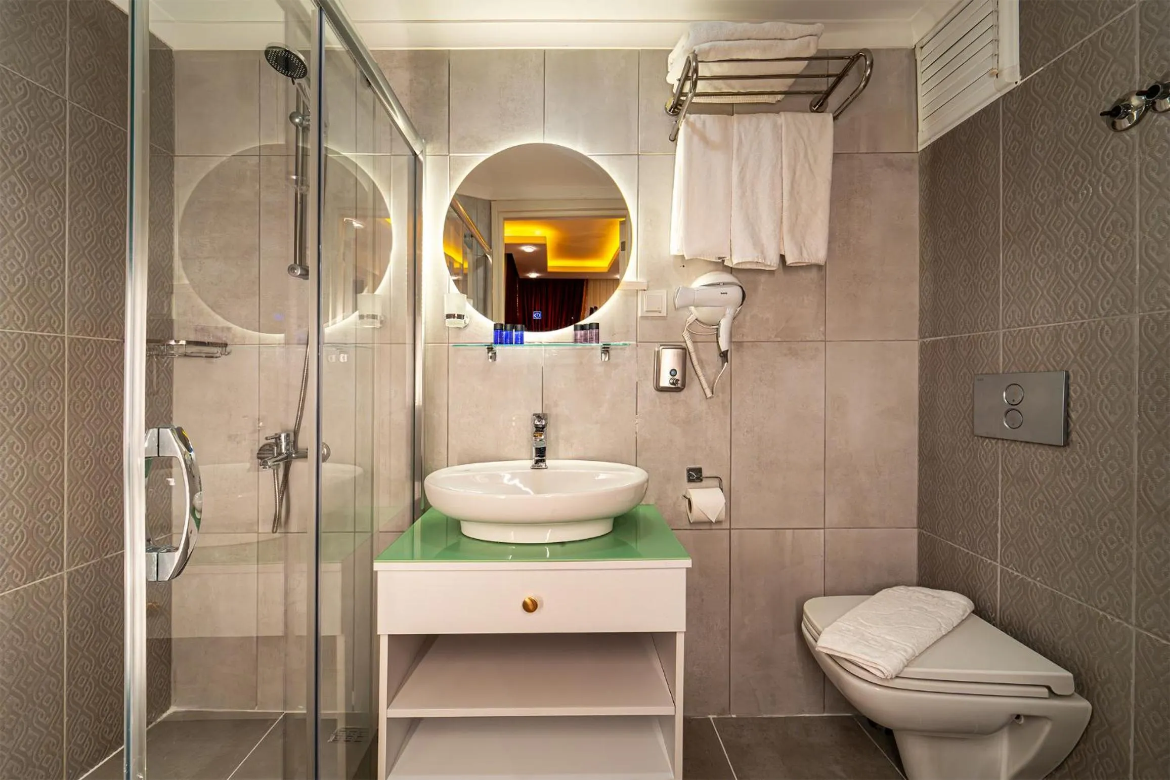Shower in Ayasofya Hotel - Special Class