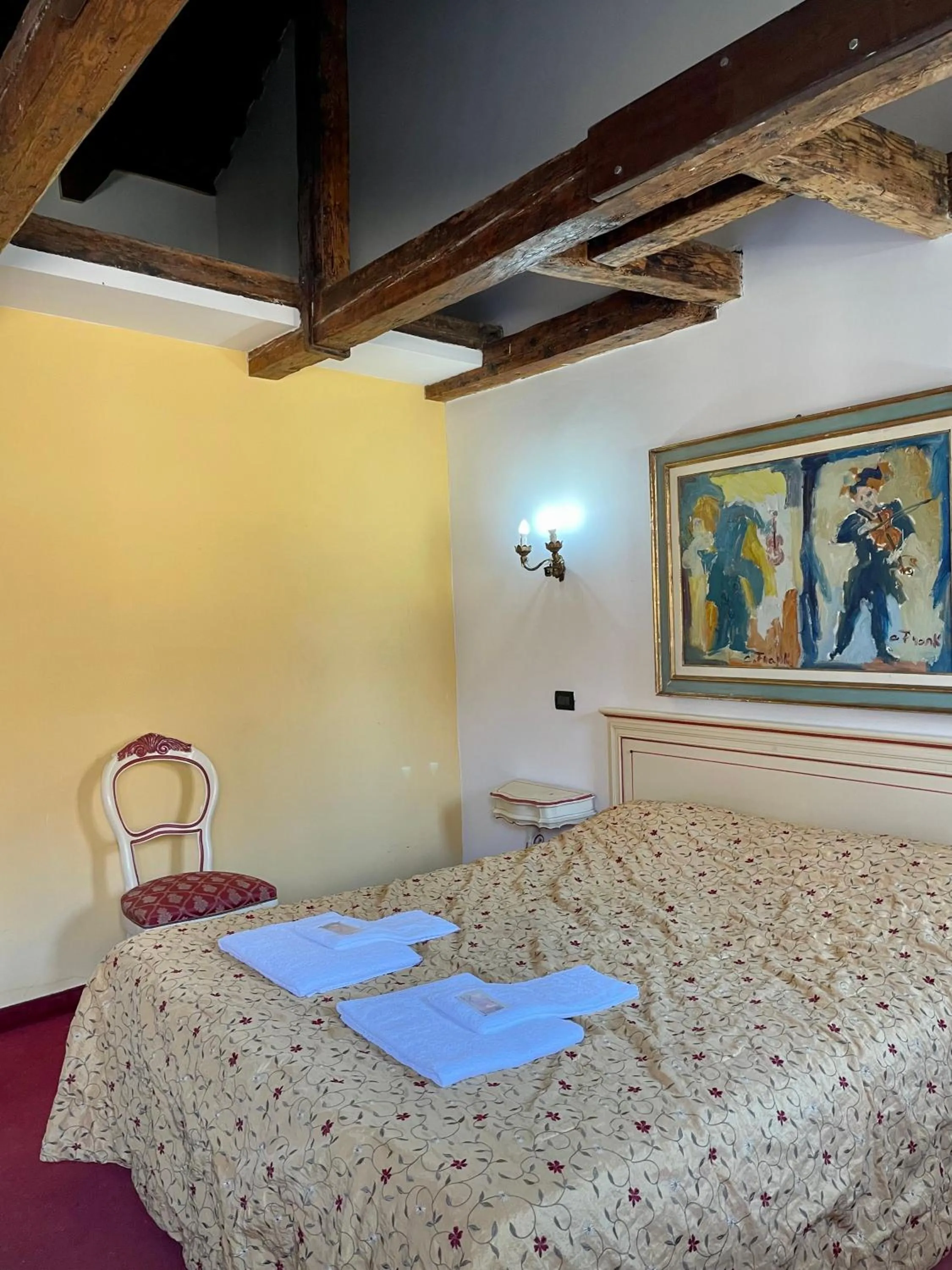 Bed in Ai Boteri