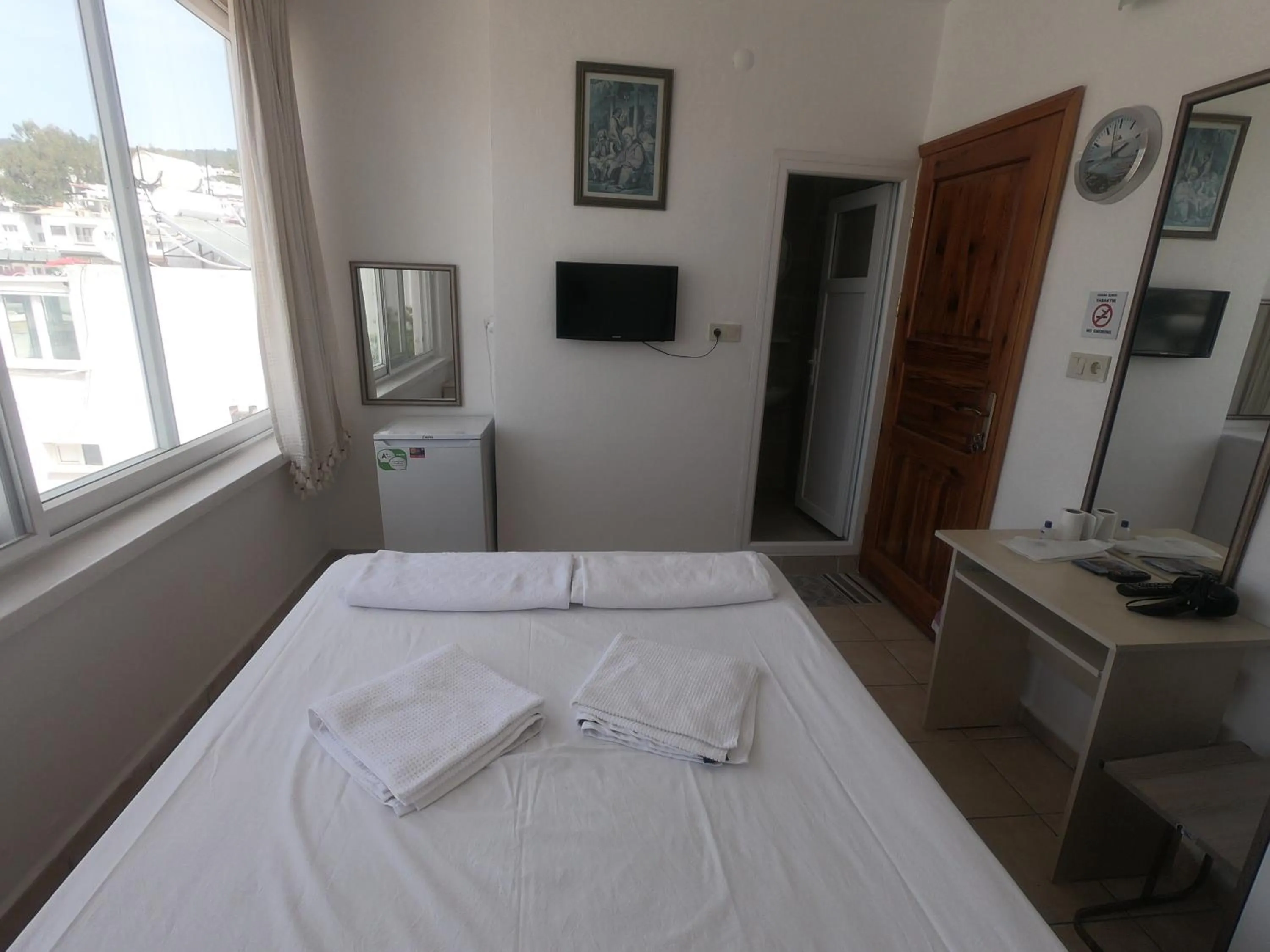 TV and multimedia, Bed in Merhaba Pansiyon