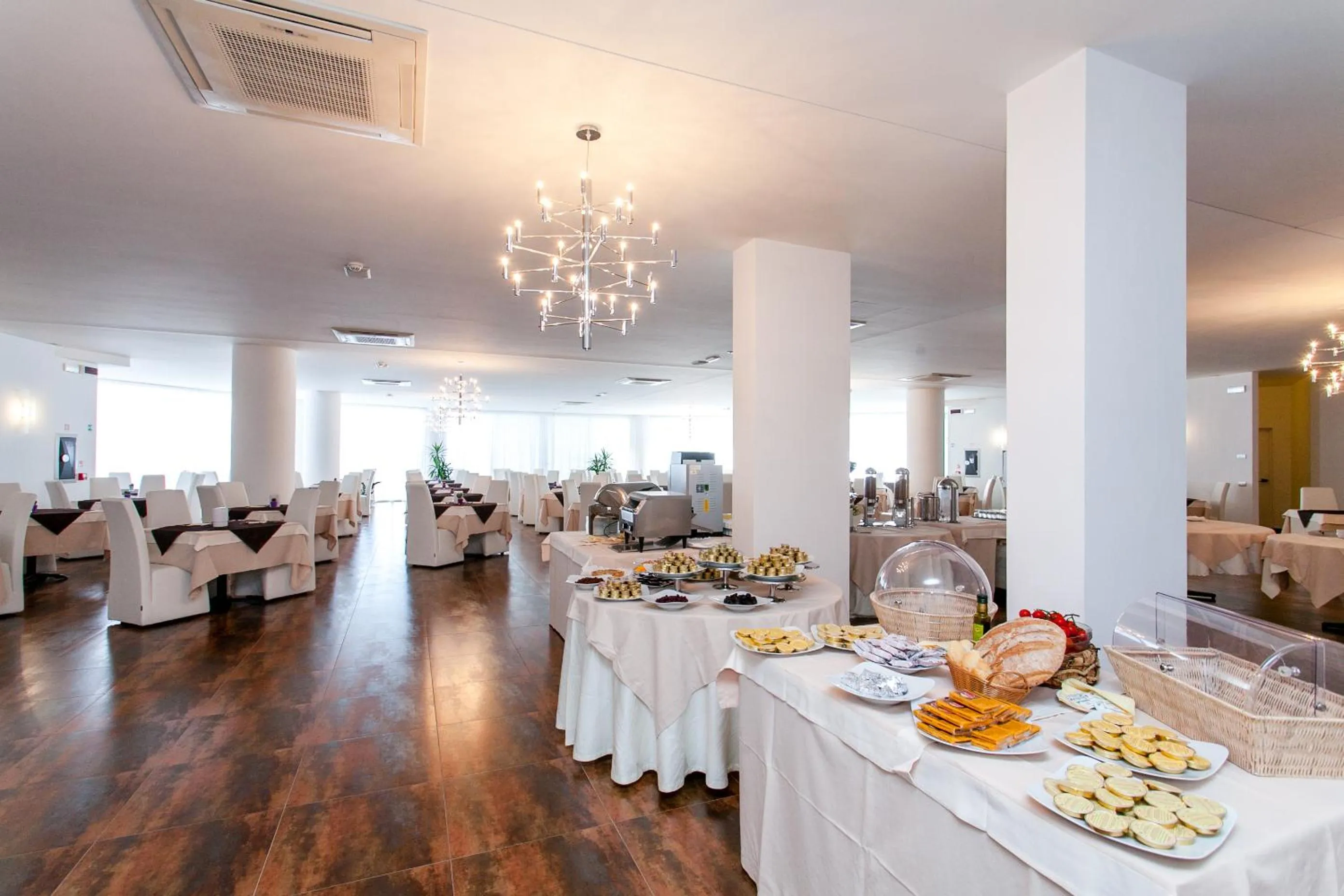 Restaurant/places to eat in Hotel Scialì