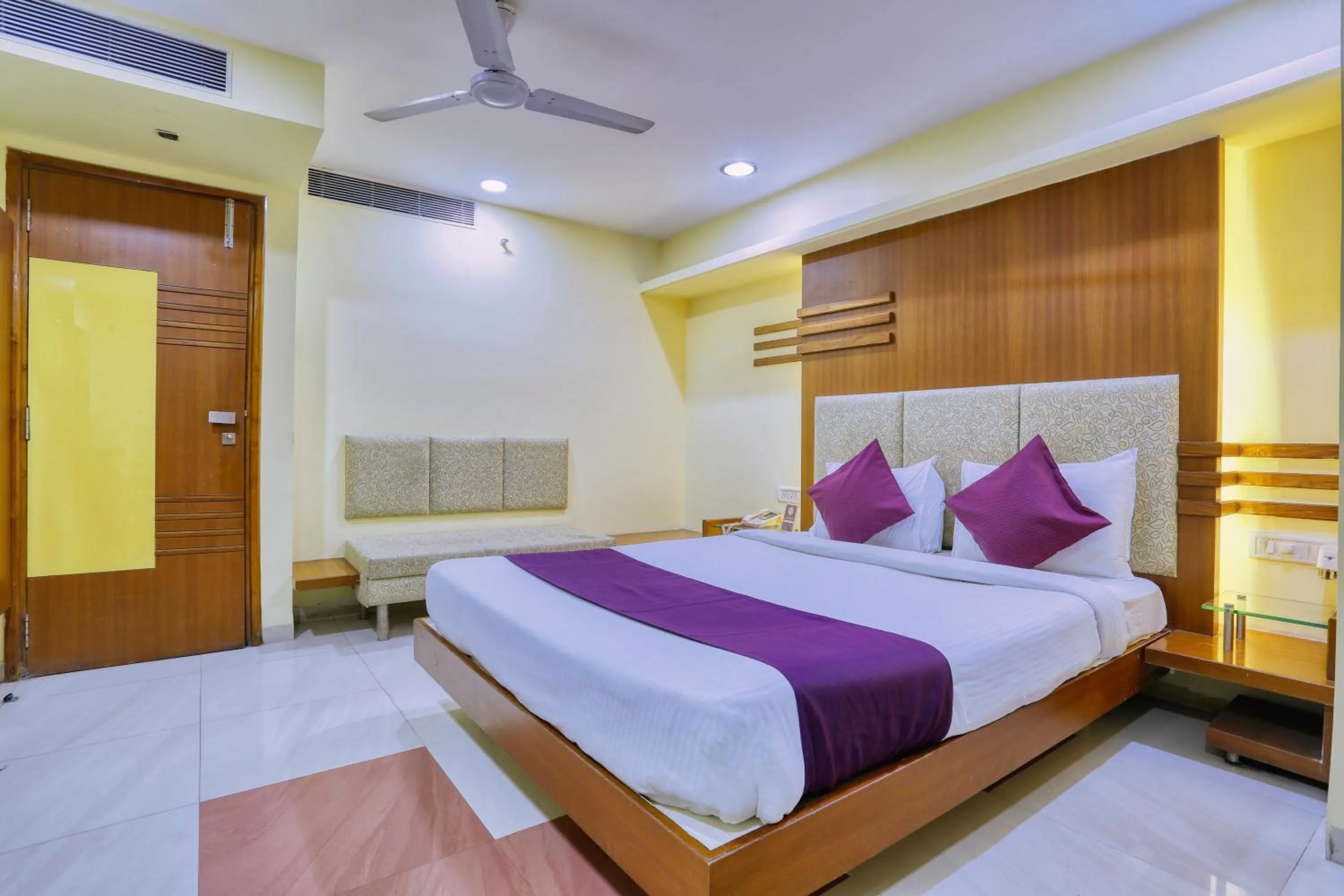 Bed in Hotel Amrit Residency