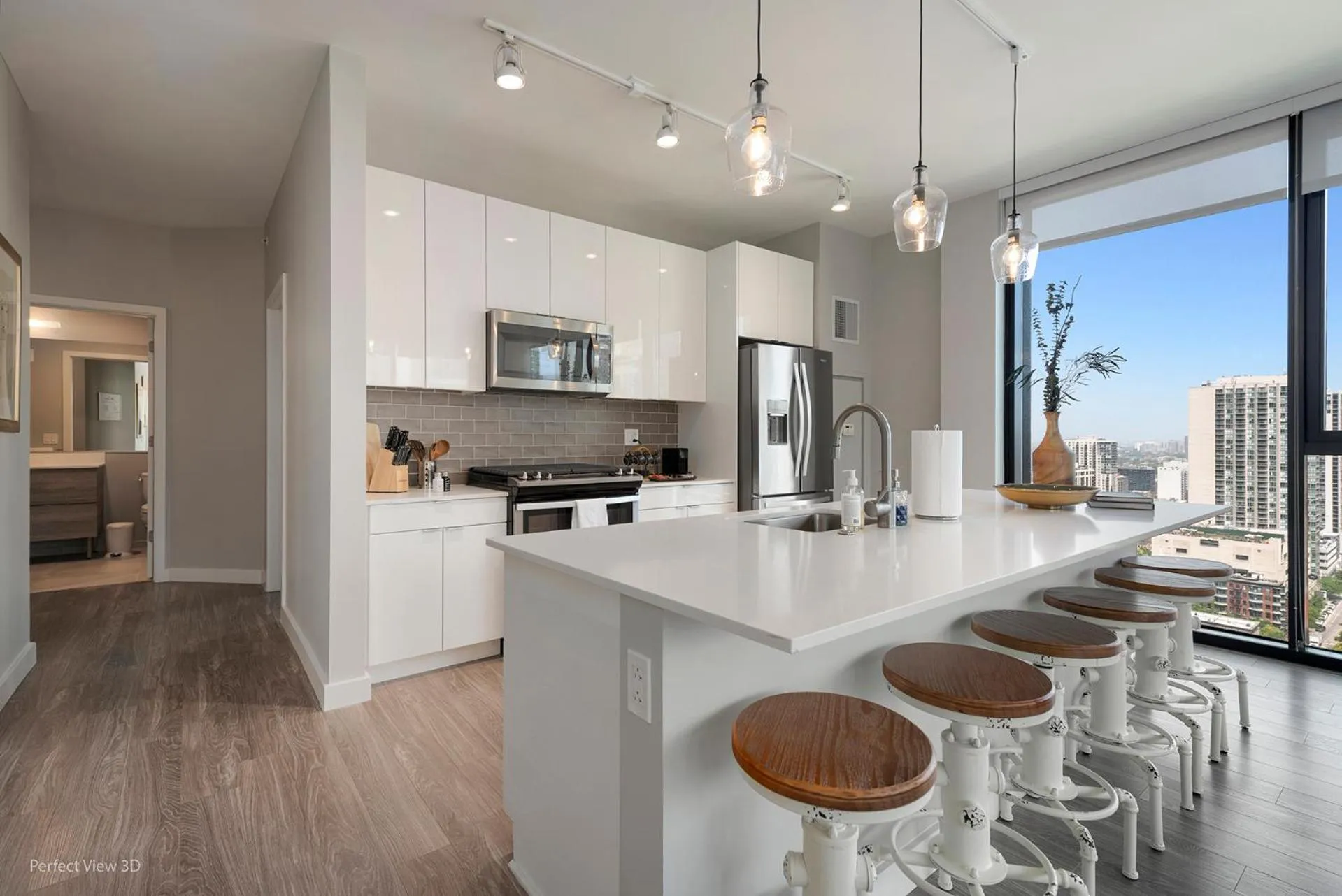 Kitchen or kitchenette in Aurelien Spacious Apartments in the Heart of Gold Coast