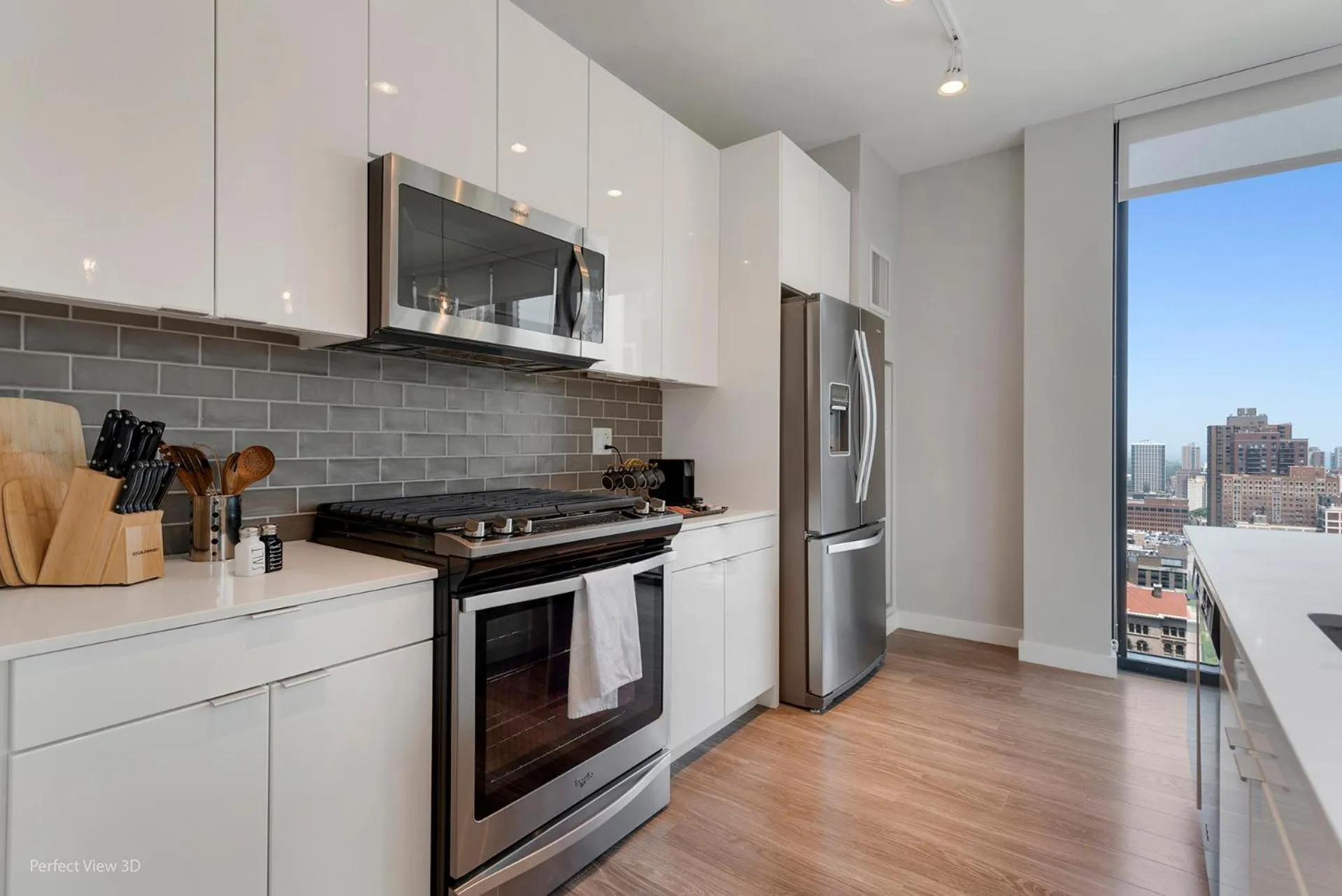 Kitchen or kitchenette in Aurelien Spacious Apartments in the Heart of Gold Coast